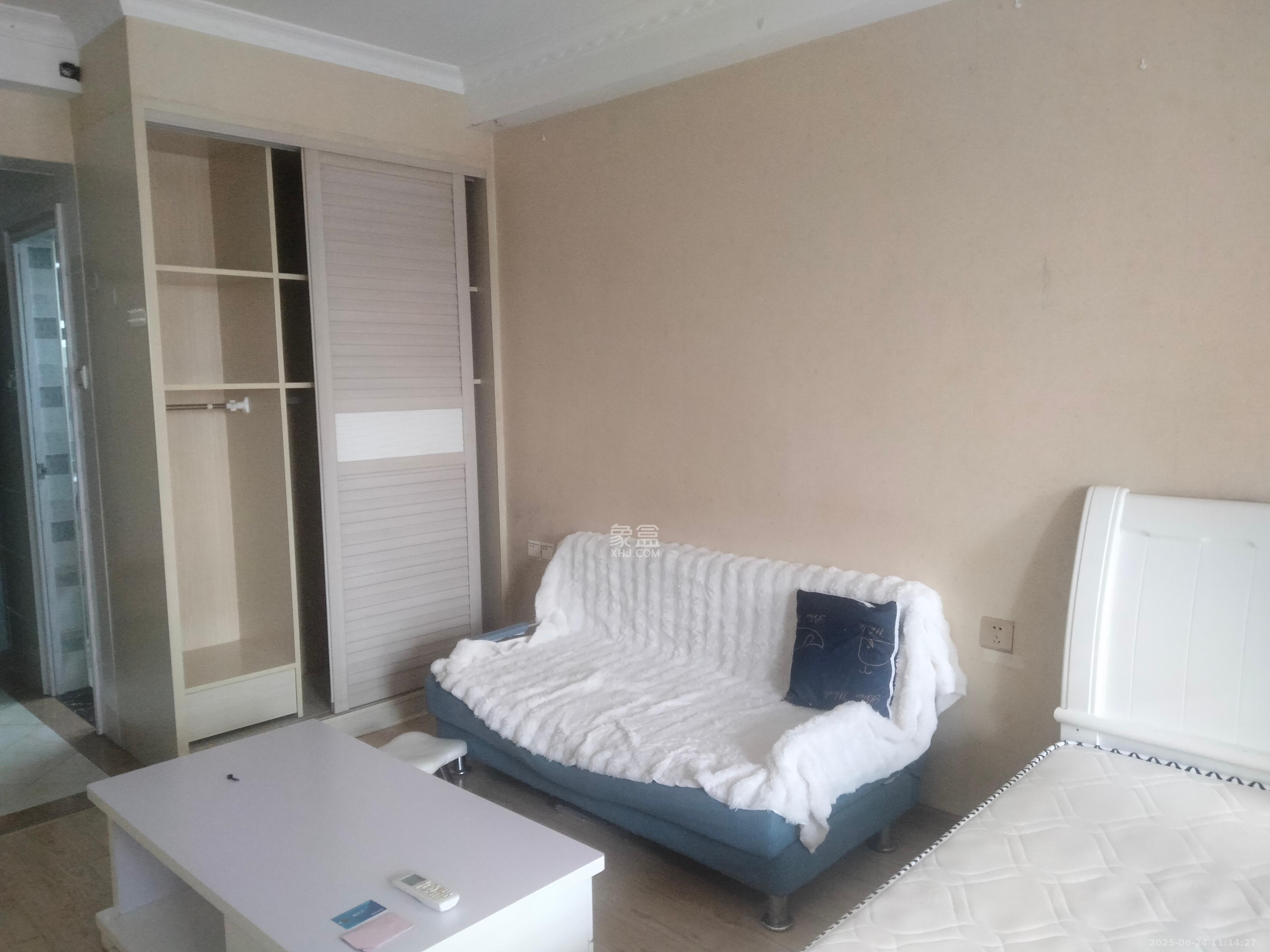 中建芙蓉嘉苑 1室1厅1卫 1100.0元/月 中建芙蓉嘉苑 1室1厅1卫 1100.0元/月室内图