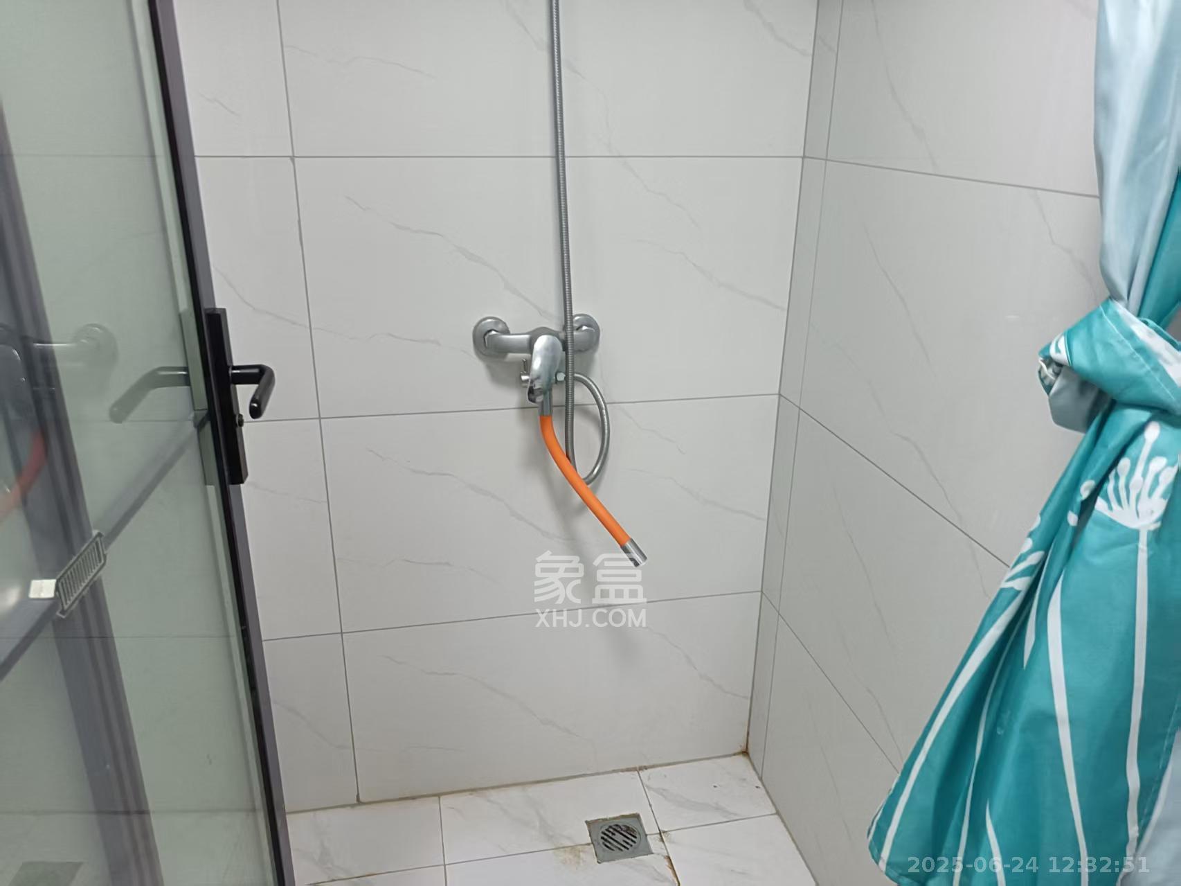 日盛湖湘花苑  1室1厅1卫   1500.00元/月室内图