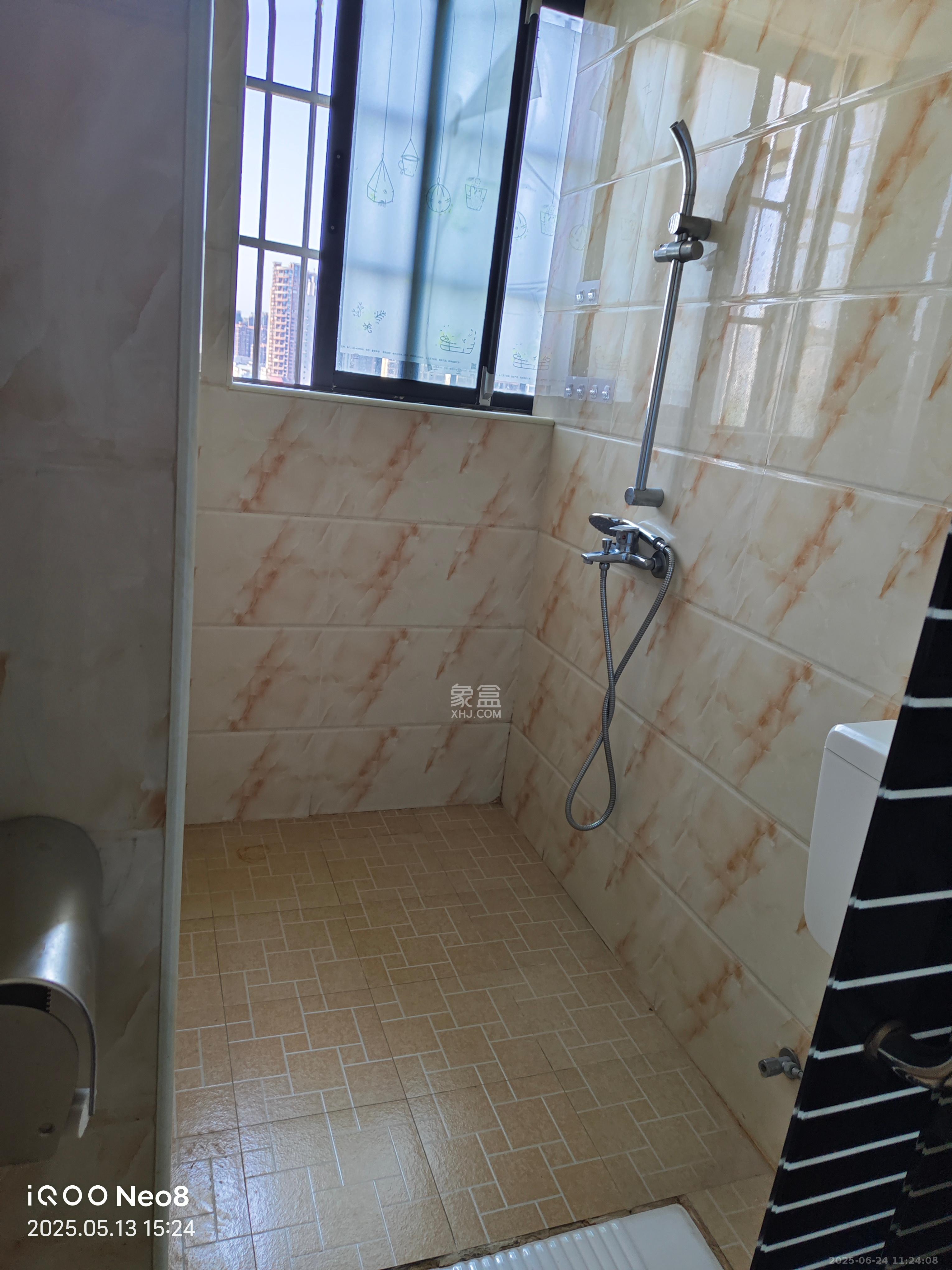 财富港湾(绿领大厦)  2室2厅1卫    1680.0元/月 财富港湾(绿领大厦)  2室2厅1卫    1680.0元/月室内图