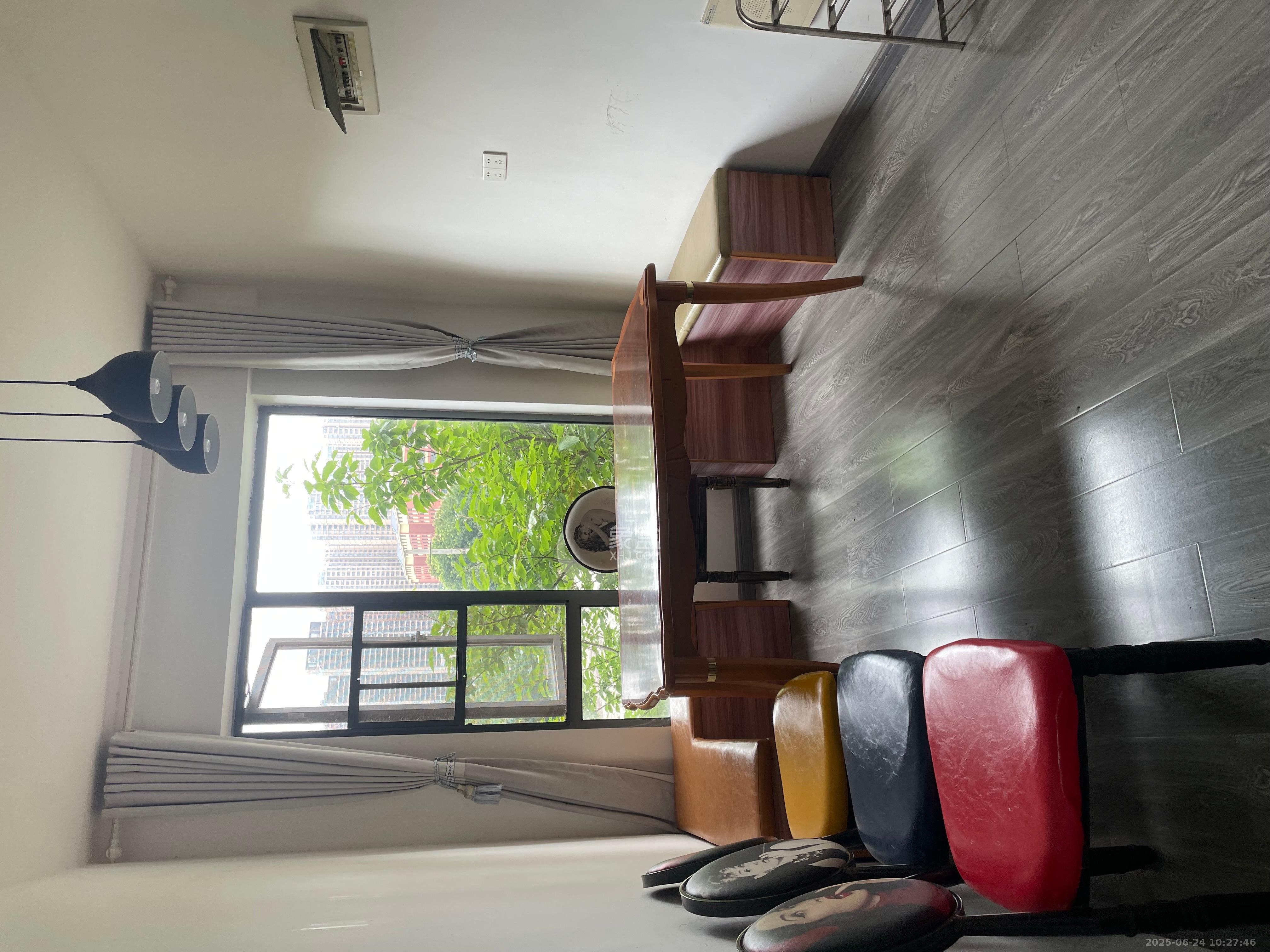 鑫远御文台一期 3室2厅1卫 2800.0元/月 鑫远御文台一期 3室2厅1卫 2800.0元/月室内图