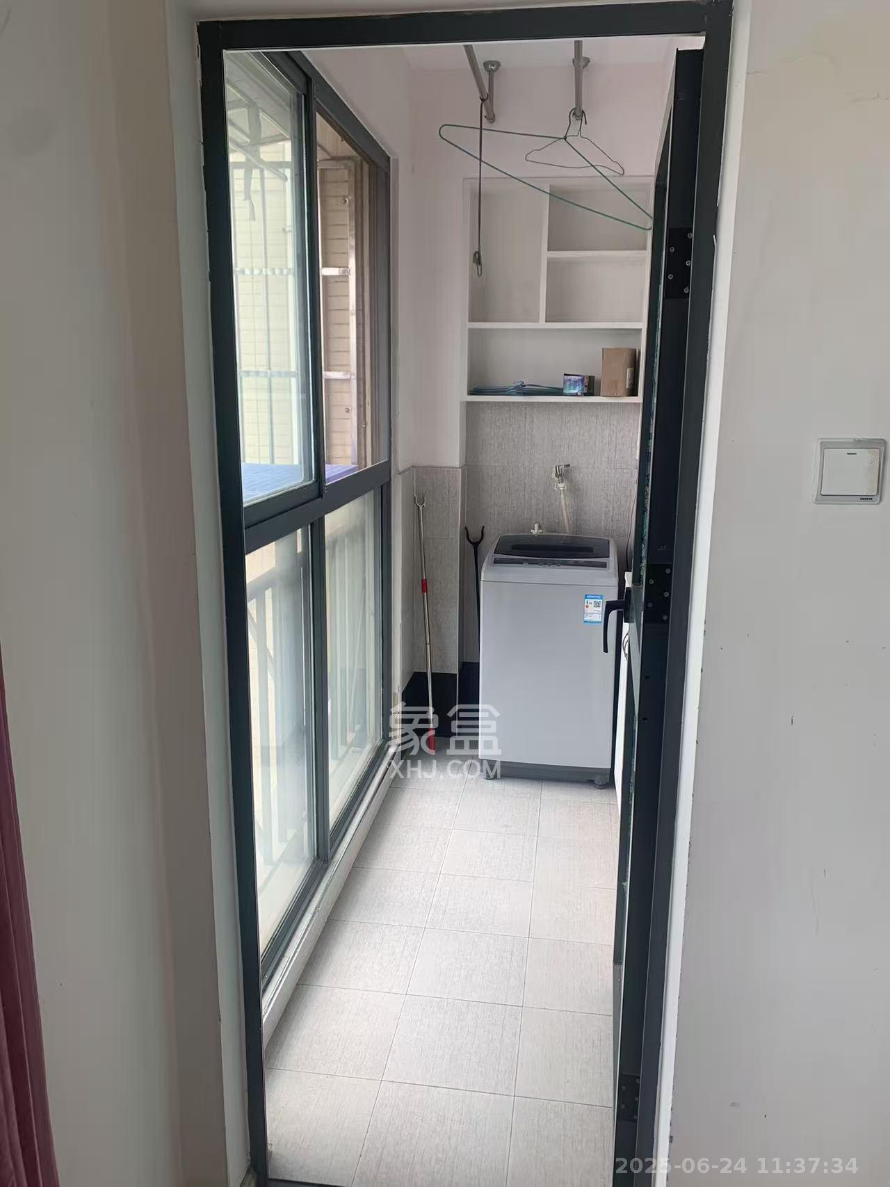 童话里 3室2厅1卫 2000.0元/月 童话里 3室2厅1卫 2000.0元/月室内图