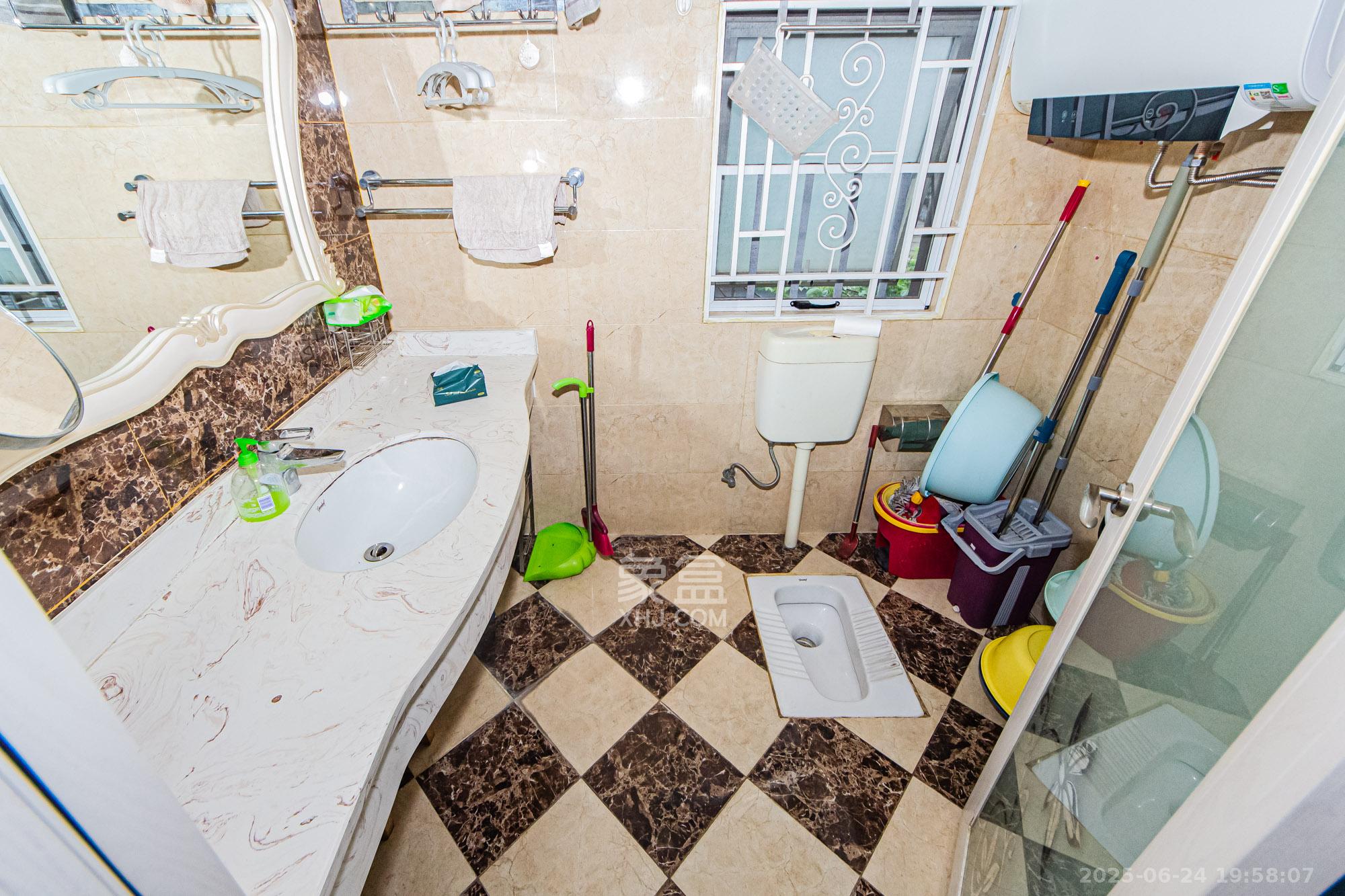 北辰三角洲D3区  4室2厅1卫    160.0万 北辰三角洲D3区  4室2厅1卫    160.0万卫生间