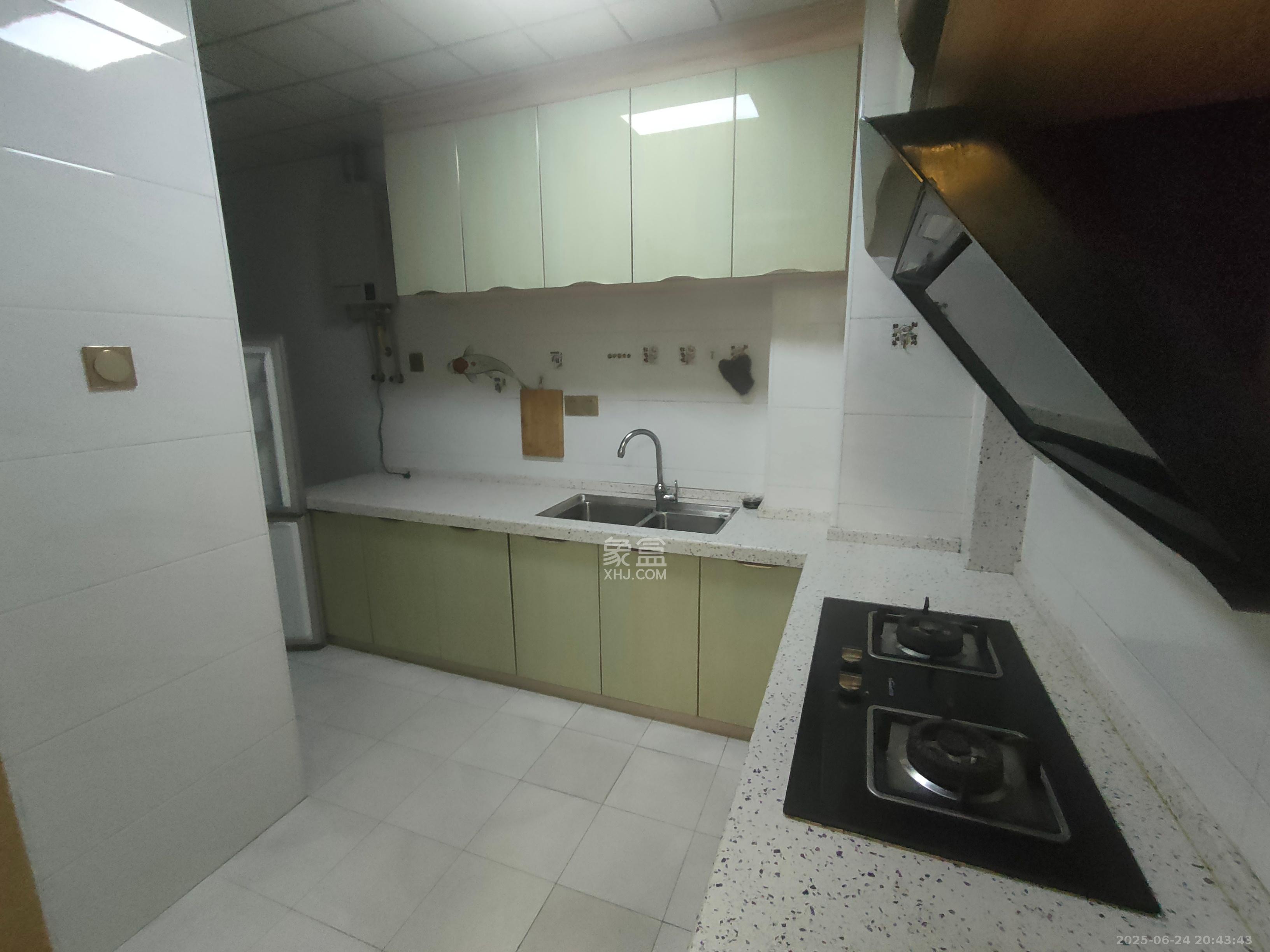 嘉顺苑 3室2厅1卫 2100.0元/月 嘉顺苑 3室2厅1卫 2100.0元/月室内图