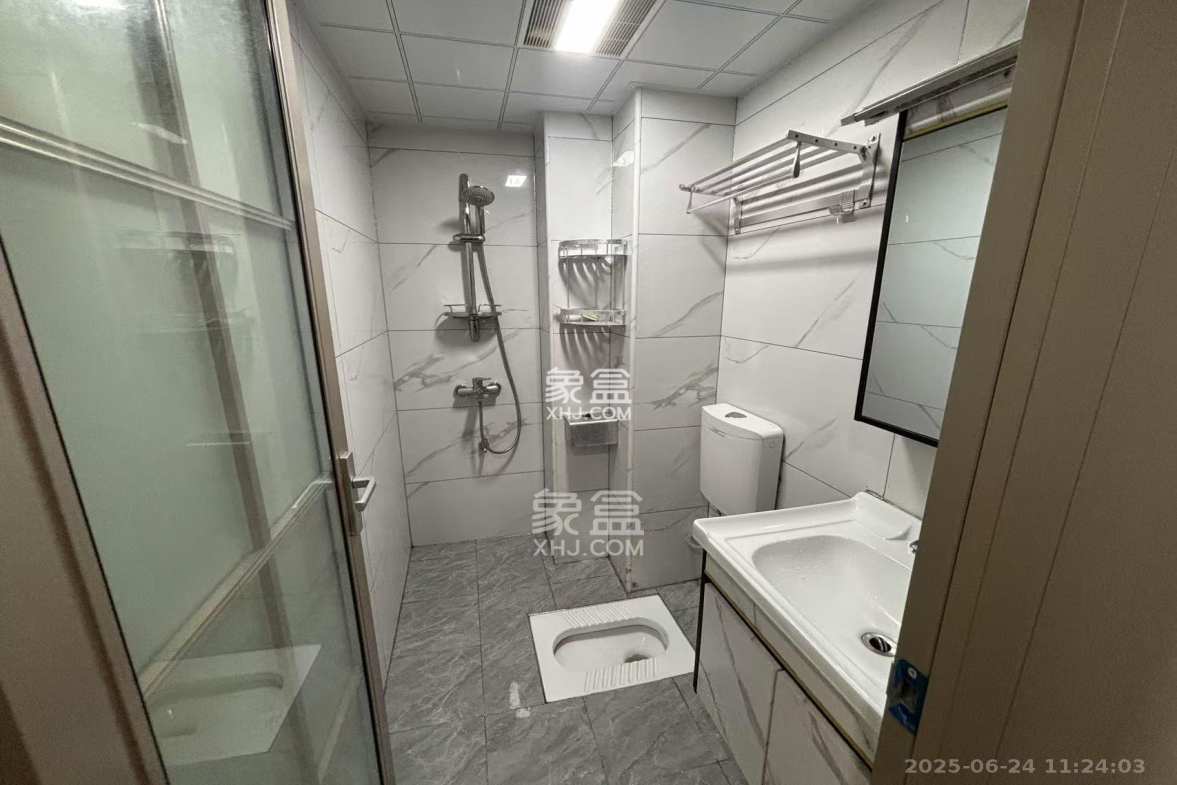 国泰九龙湾 1室1厅1卫 1400.0元/月 国泰九龙湾 1室1厅1卫 1400.0元/月室内图