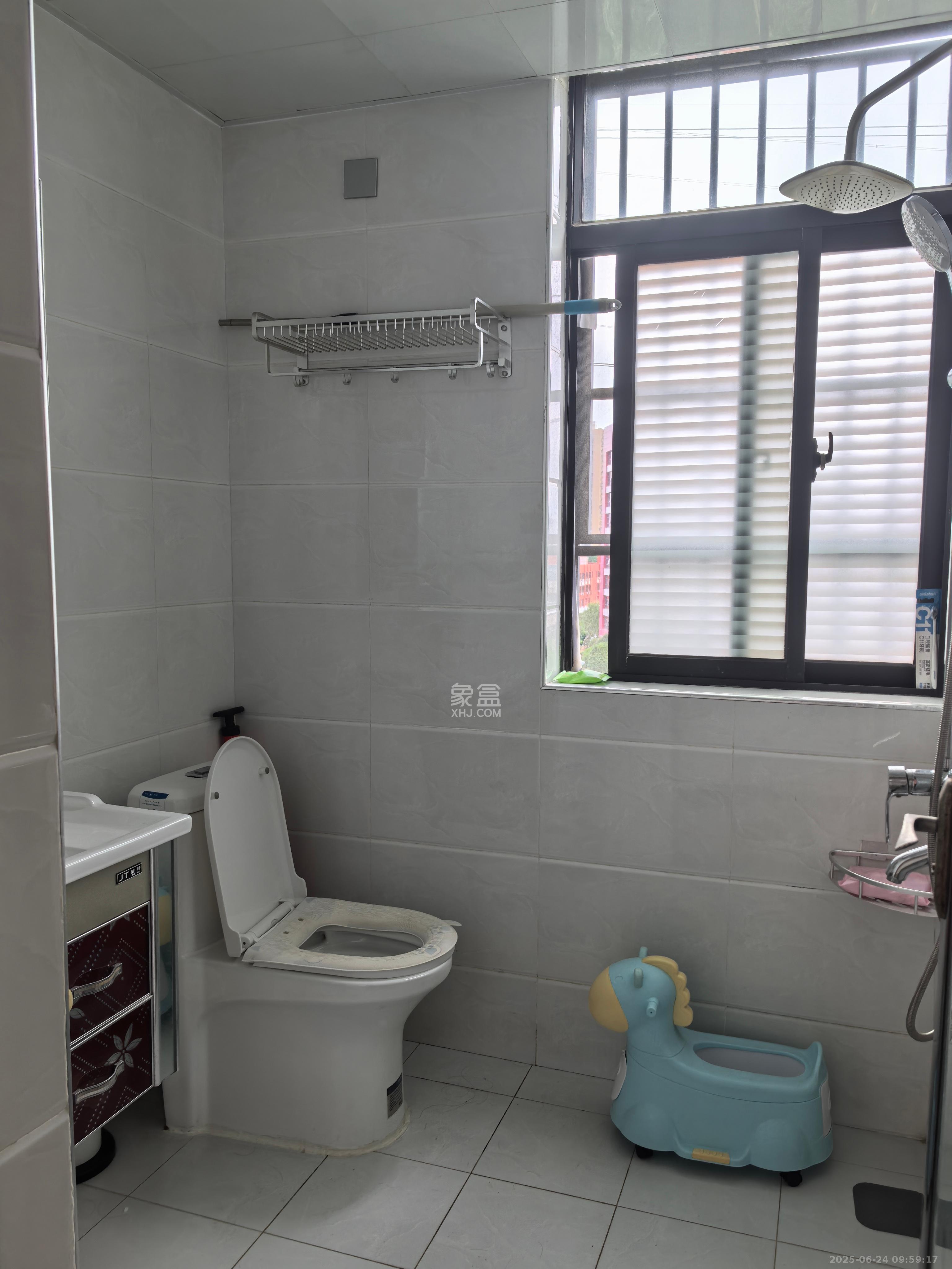 康桥长郡 3室2厅2卫 1800.0元/月 康桥长郡 3室2厅2卫 1800.0元/月室内图