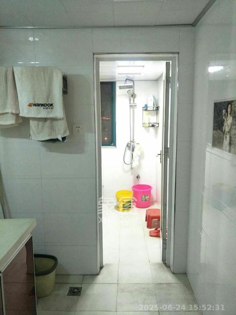 蝴蝶谷  3室2厅1卫   1800.00元/月室内图