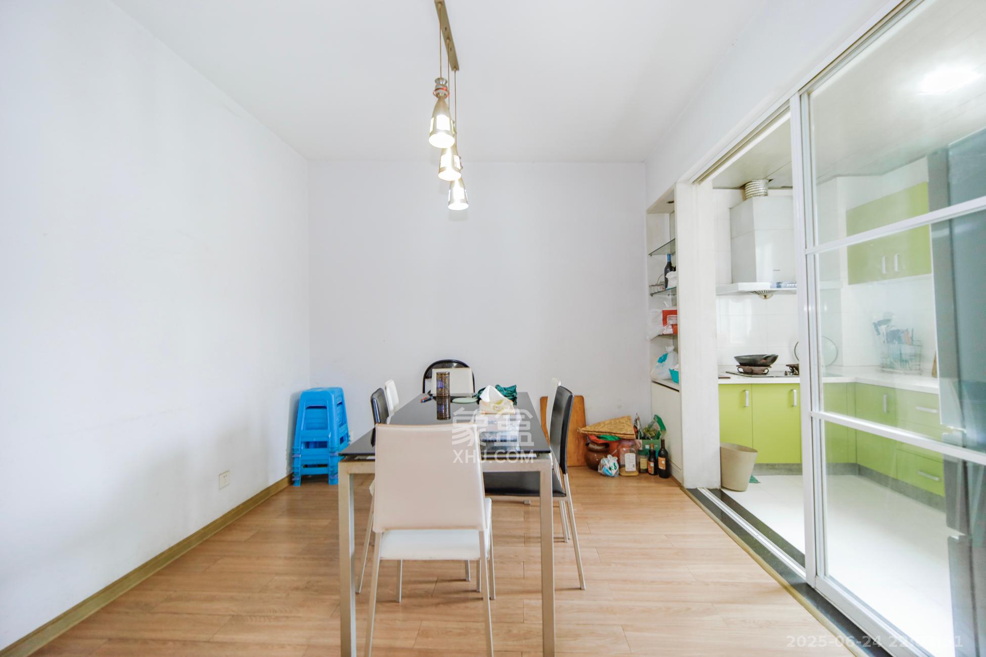 中建桂苑 3室2厅1卫 76.8万 中建桂苑 3室2厅1卫 76.8万客厅