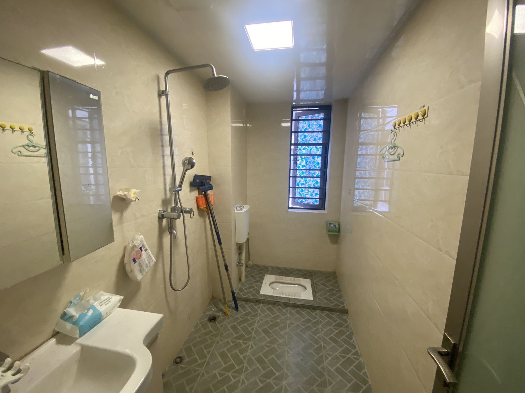 高路华小区 3室2厅2卫 220.0万 高路华小区 3室2厅2卫 220.0万客厅