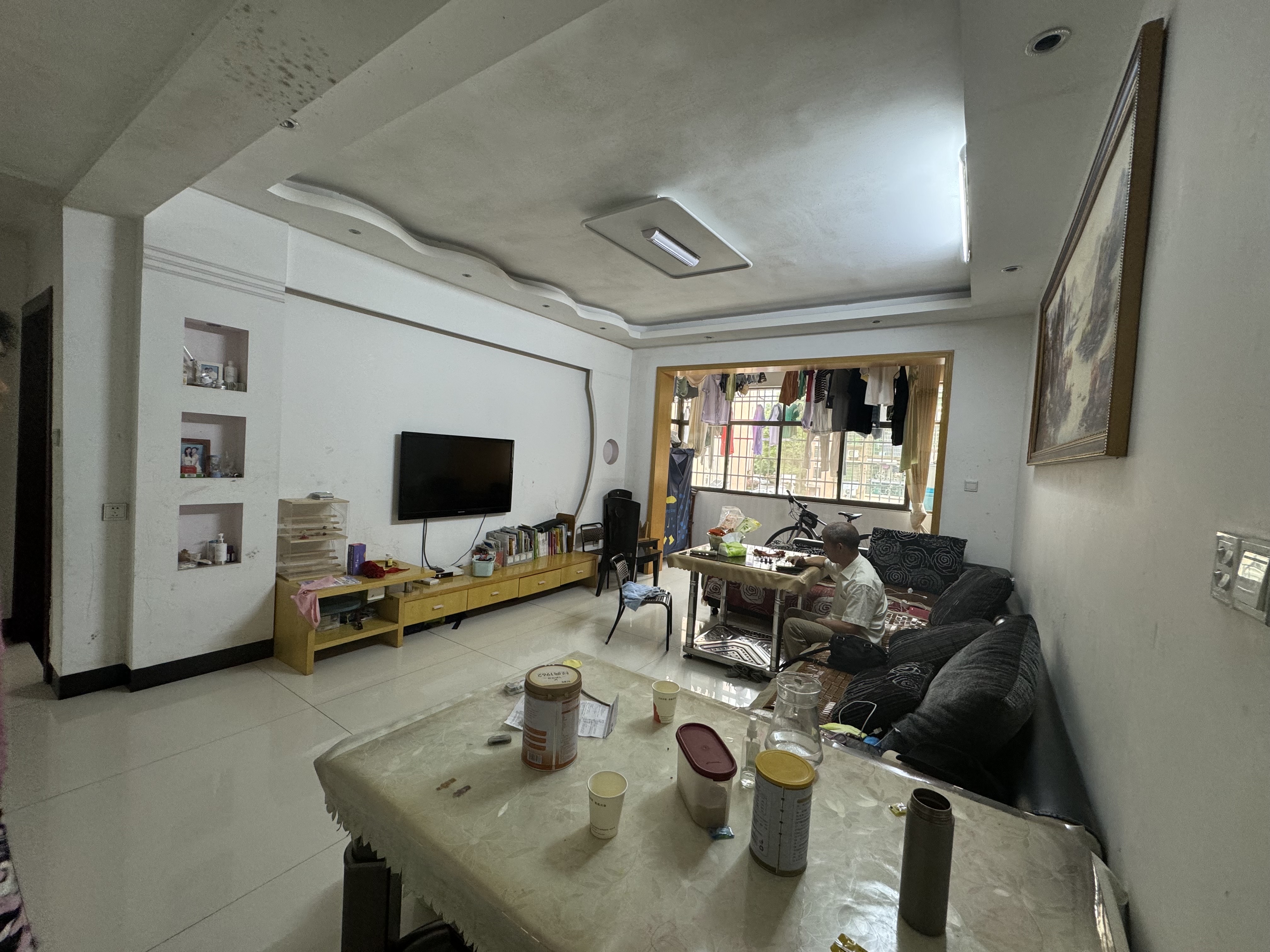 八一橡胶厂(长青中街) 3室2厅1卫 52.8万 八一橡胶厂(长青中街) 3室2厅1卫 52.8万客厅