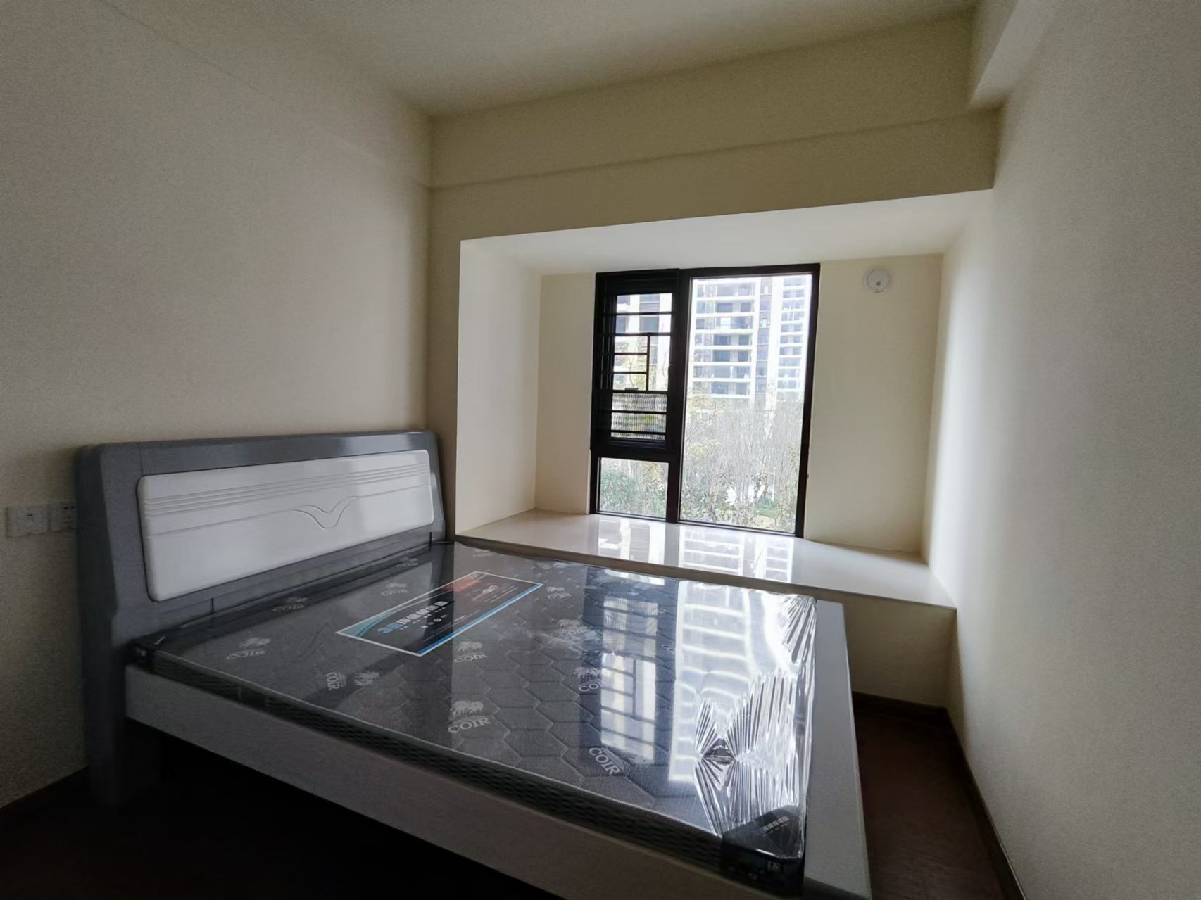 碧桂园翘楚棠  4室2厅2卫    2200.0元/月室内图