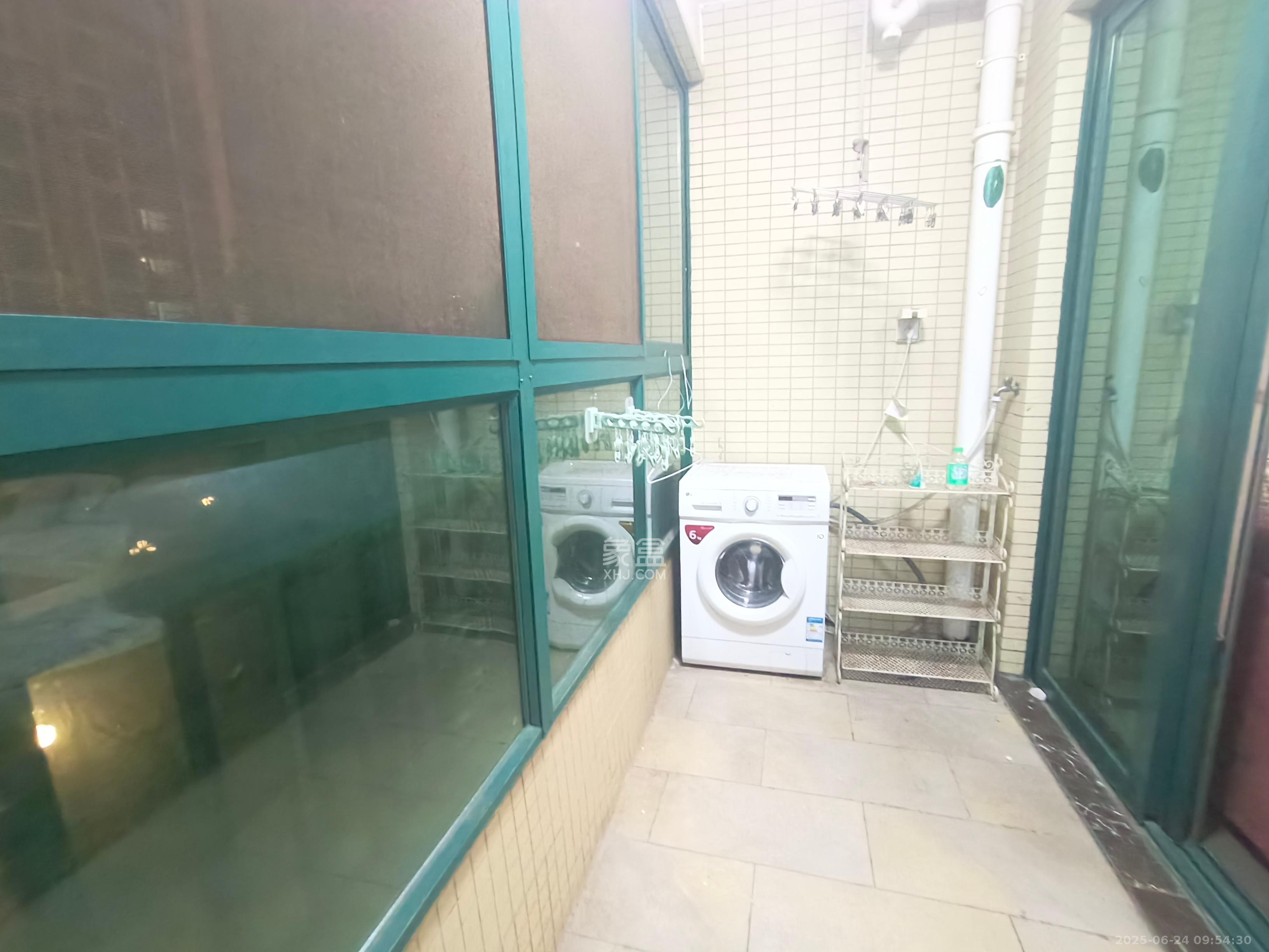 恒大城  1室2厅1卫   1800.00元/月室内图