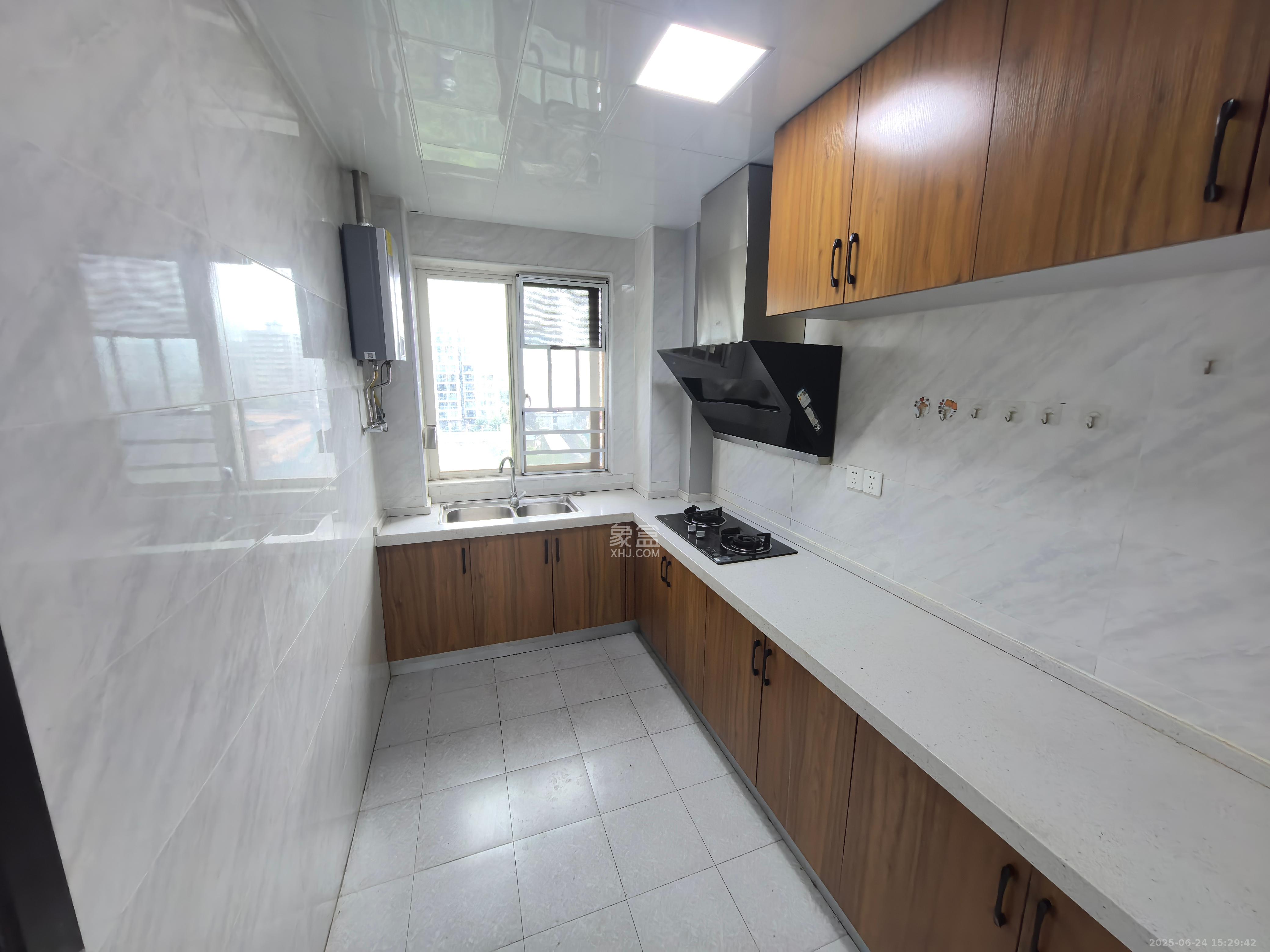 杜花嘉苑(杜花苑) 2室2厅1卫 2600.0元/月 杜花嘉苑(杜花苑) 2室2厅1卫 2600.0元/月室内图