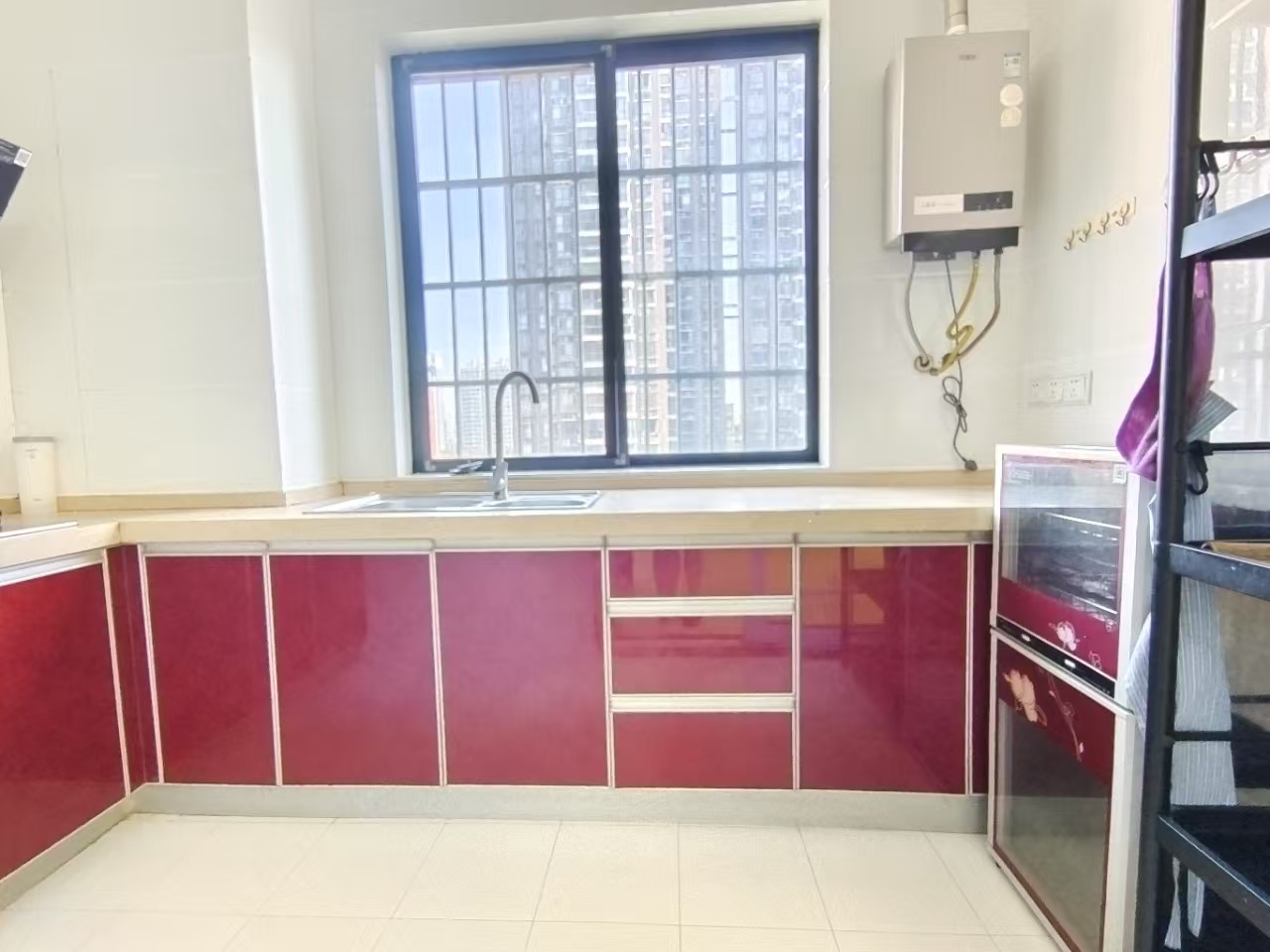 旺佳华府 4室2厅2卫 1600.0元/月 旺佳华府 4室2厅2卫 1600.0元/月室内图