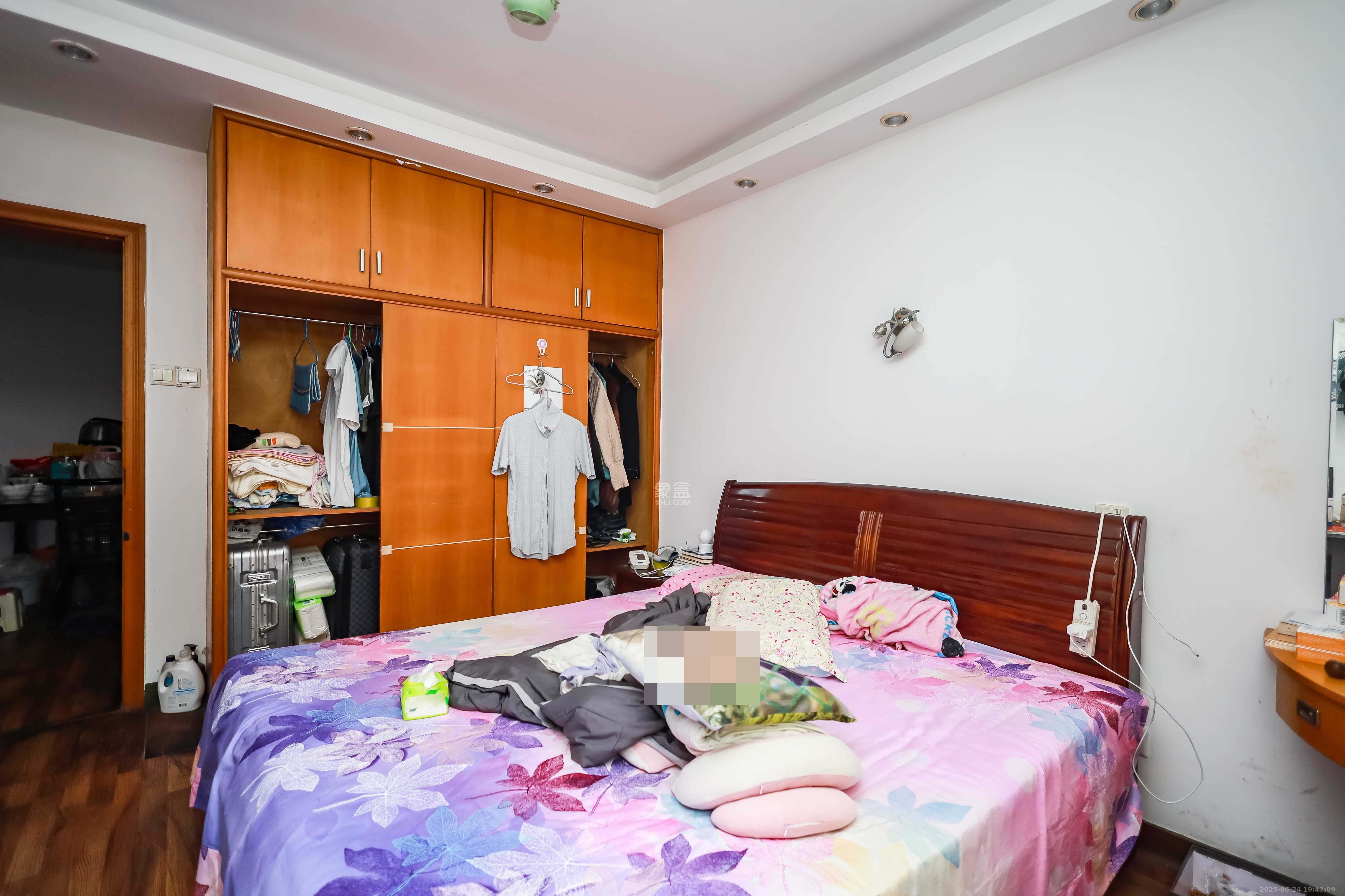 咸嘉新村嘉兴苑  3室2厅1卫    72.0万 咸嘉新村嘉兴苑  3室2厅1卫    72.0万卧室