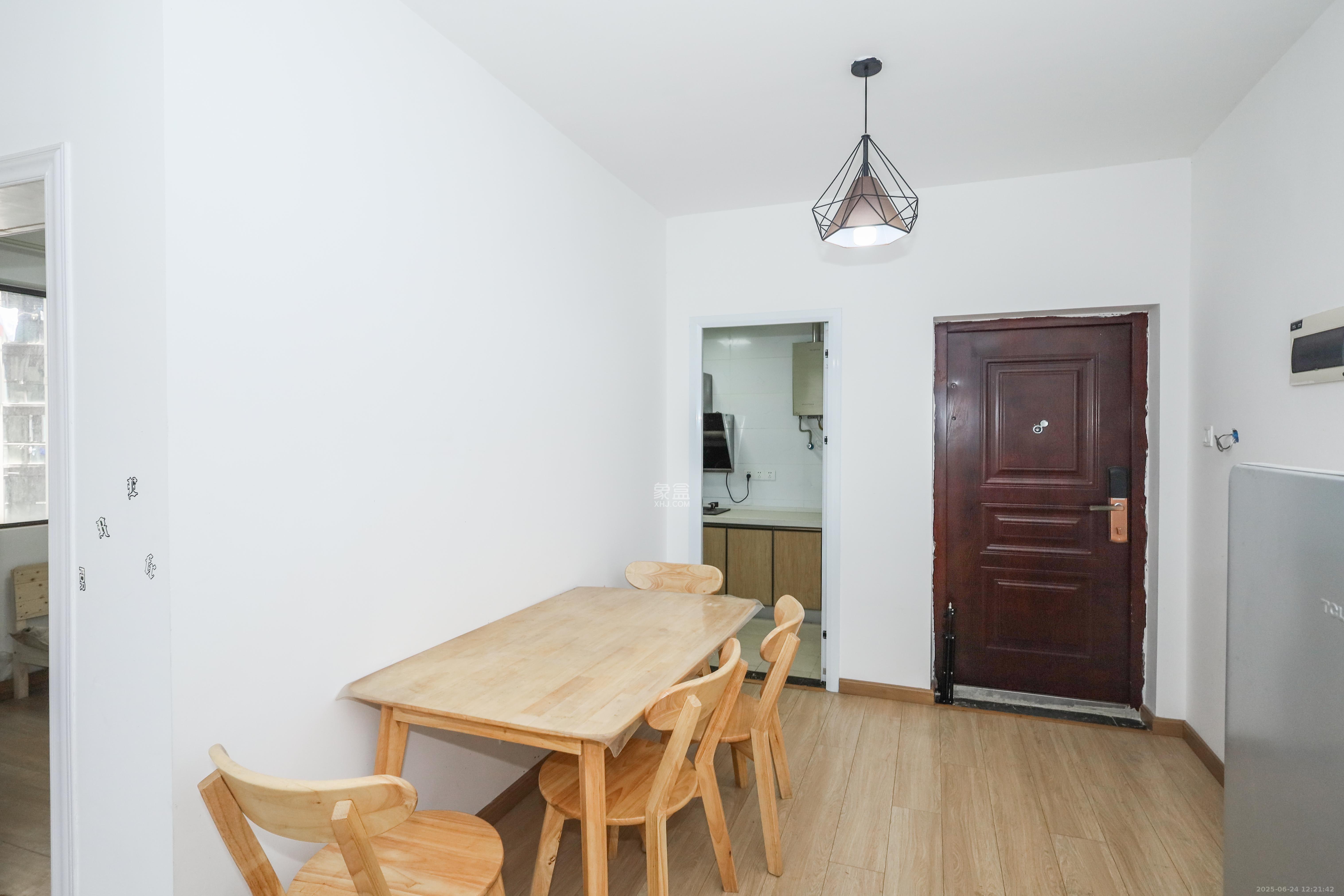 梅溪湖合能璞丽  3室2厅1卫    2400.0元/月 梅溪湖合能璞丽  3室2厅1卫    2400.0元/月室内图