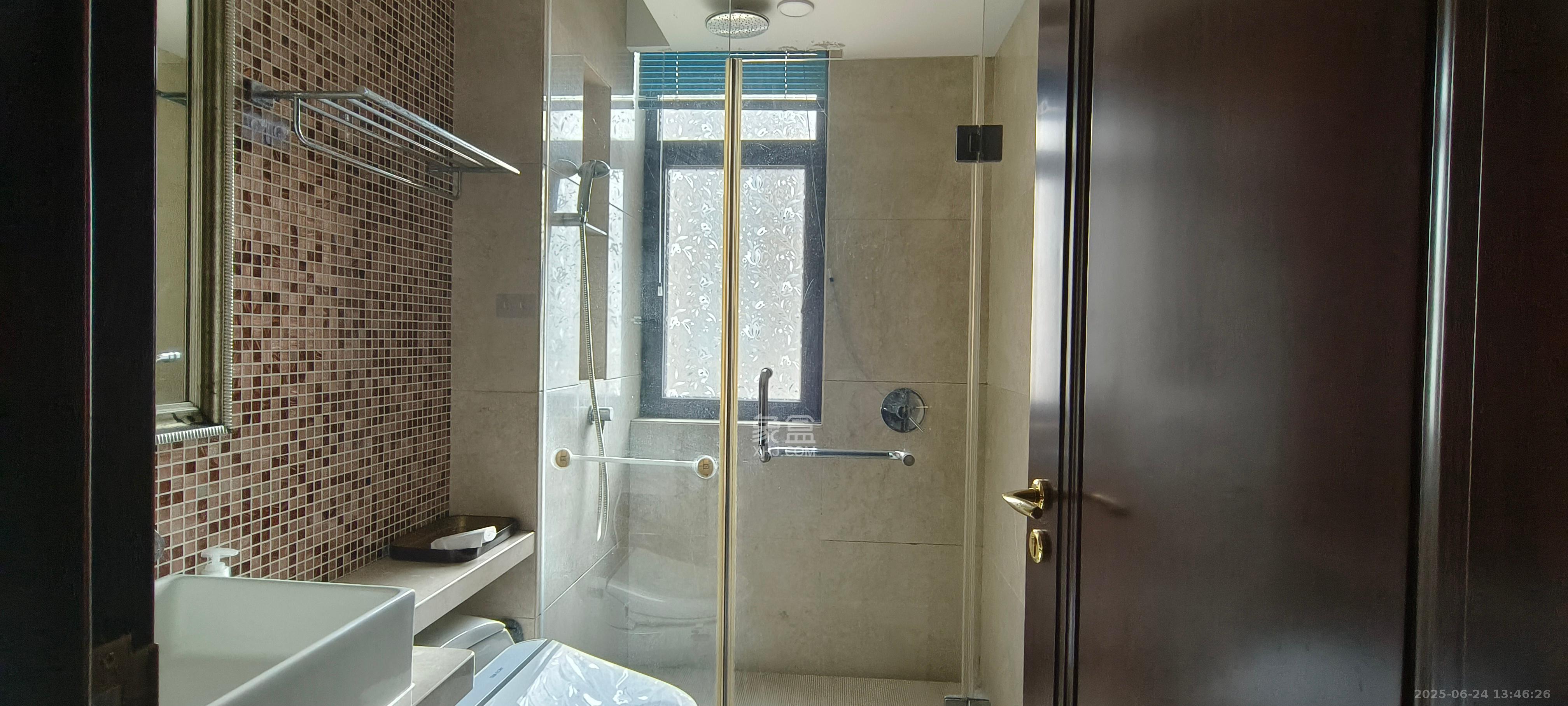 运达中央广场一、二期 4室2厅1卫 9800.0元/月 运达中央广场一、二期 4室2厅1卫 9800.0元/月室内图