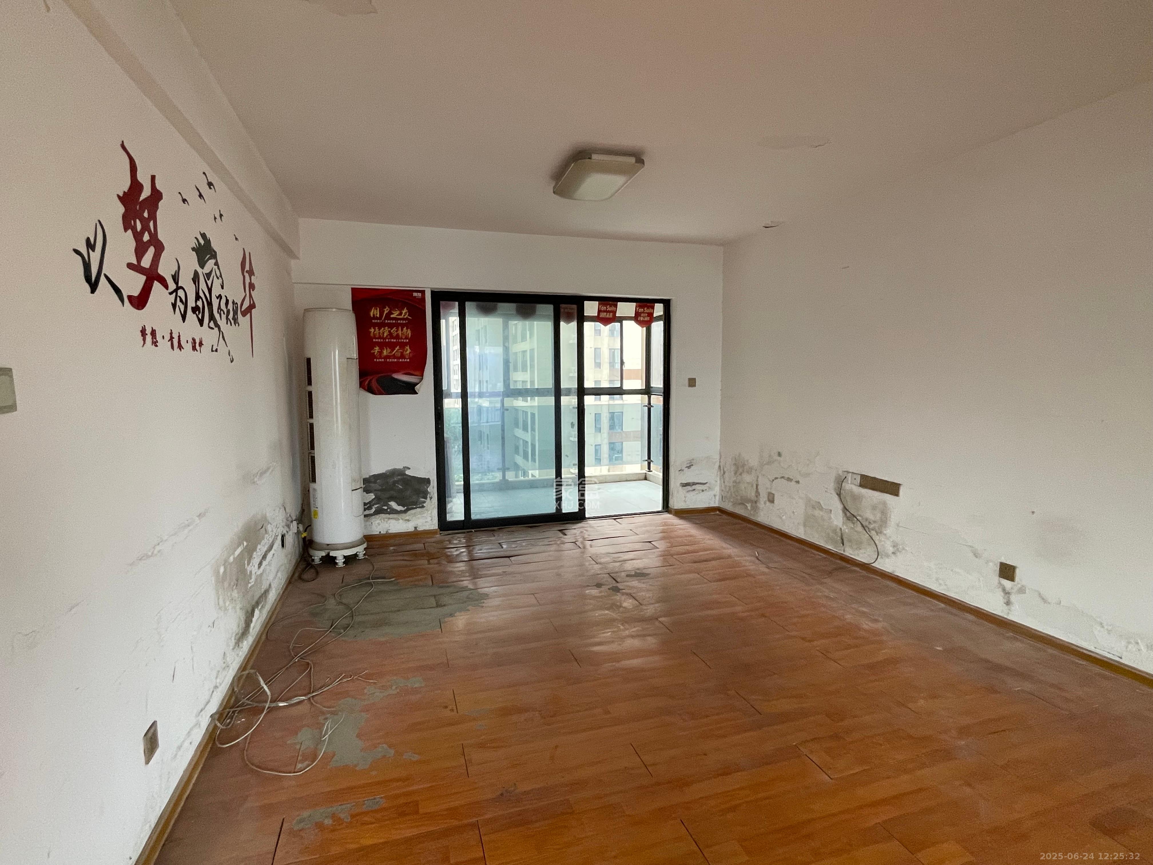 达美D6区 4室2厅2卫 3300.0元/月 达美D6区 4室2厅2卫 3300.0元/月室内图