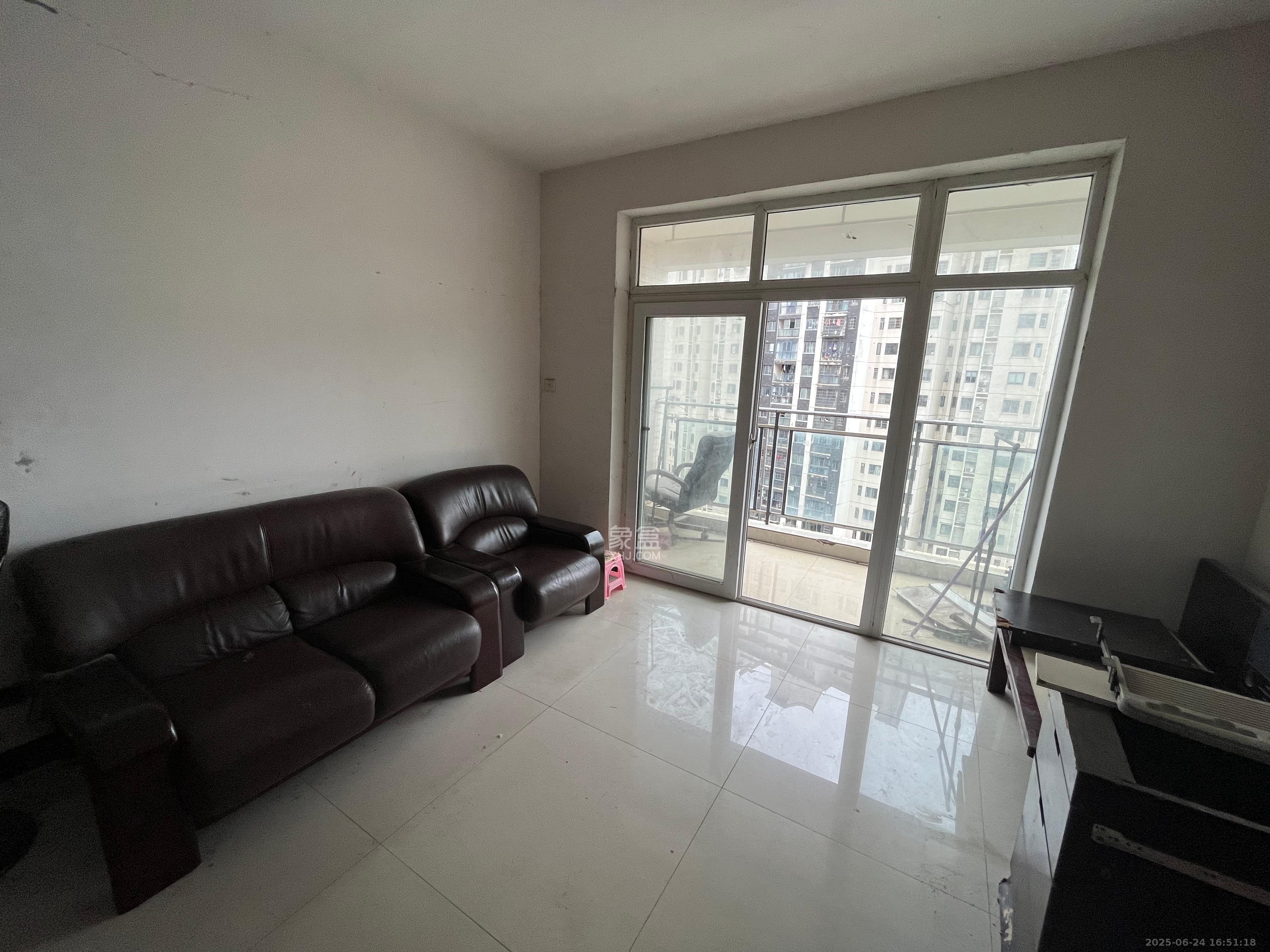 嘉宇盛世华章 2室2厅1卫 2200.0元/月 嘉宇盛世华章 2室2厅1卫 2200.0元/月室内图