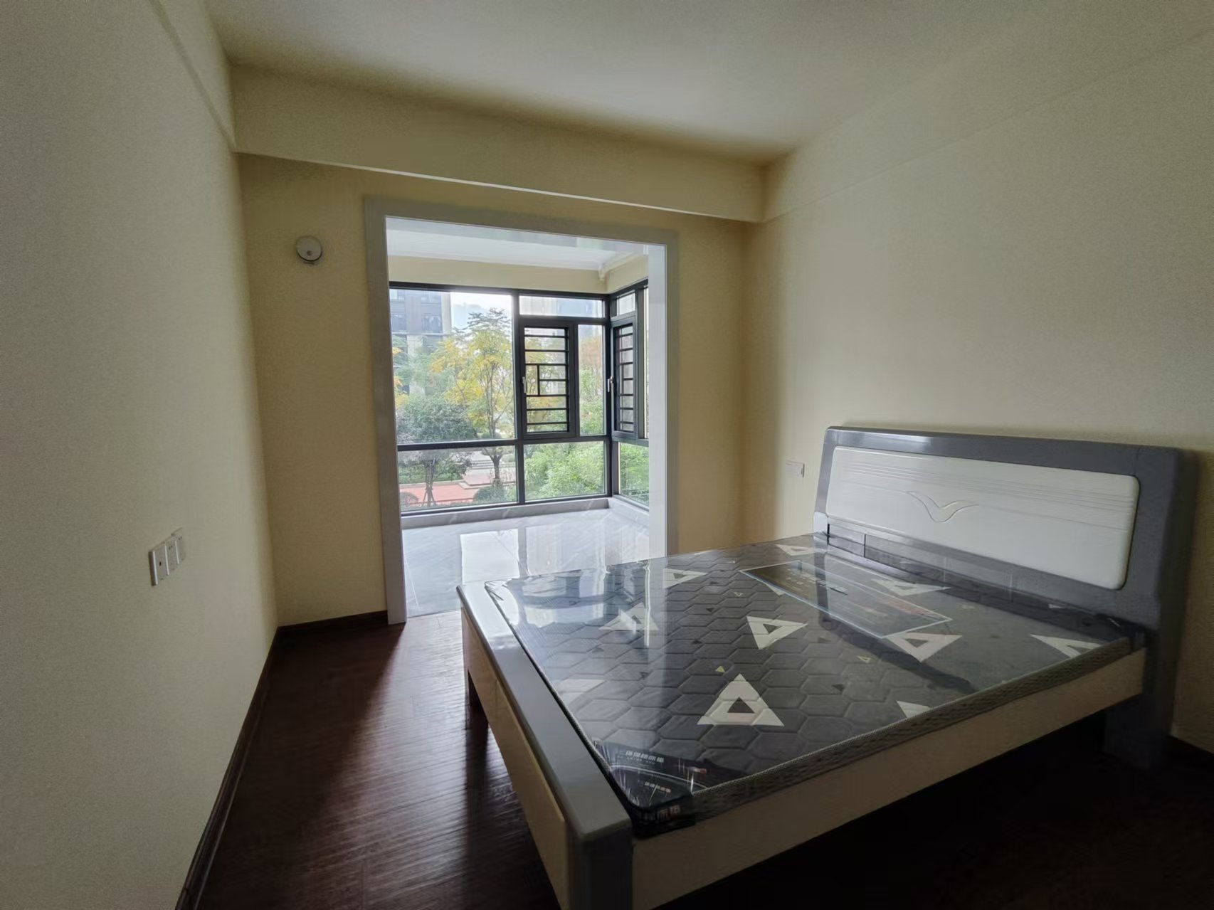 碧桂园翘楚棠  4室2厅2卫    2200.0元/月室内图