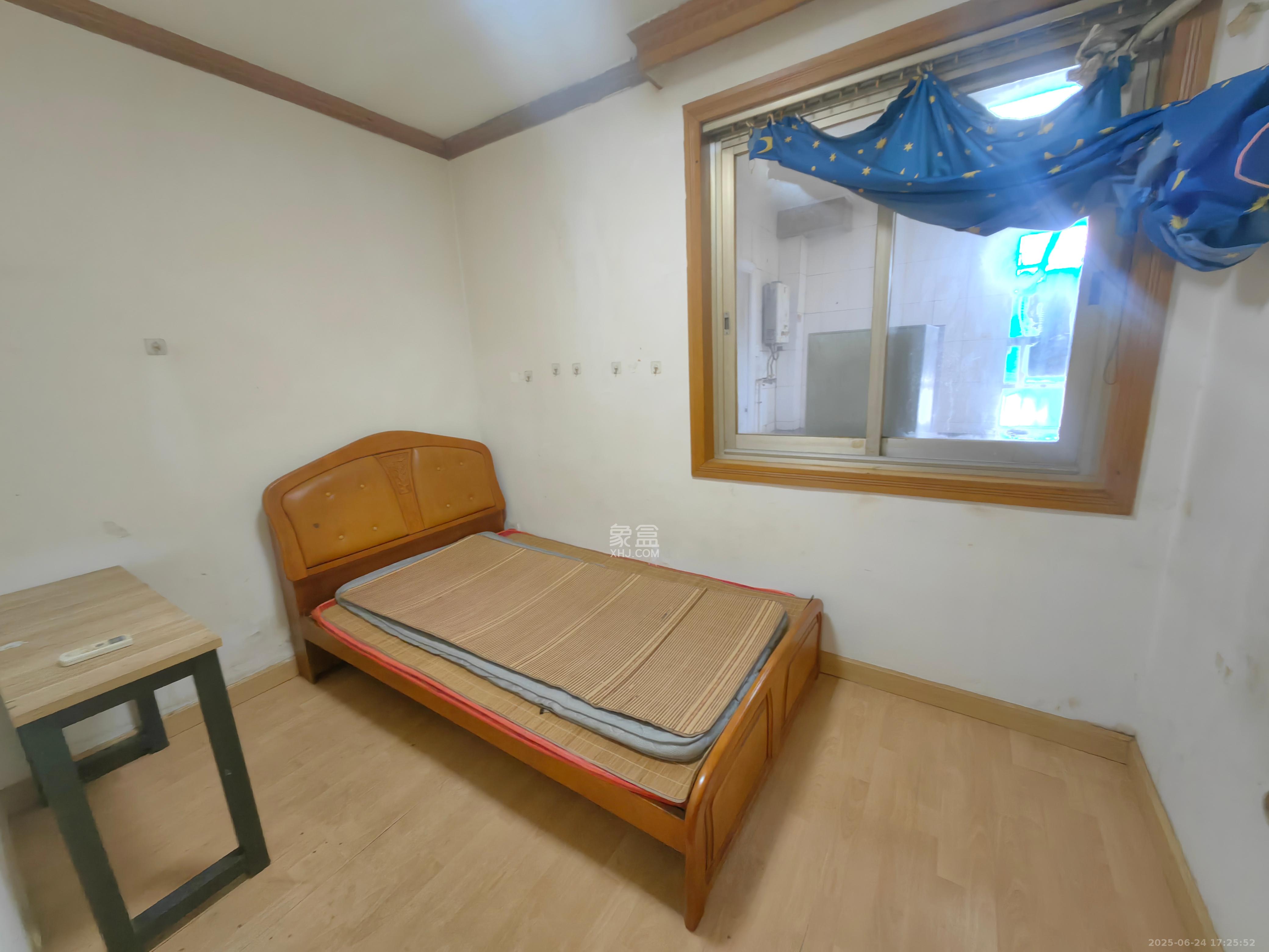 人民东路、人民中路散盘 3室1厅1卫 1700.0元/月 人民东路、人民中路散盘 3室1厅1卫 1700.0元/月室内图