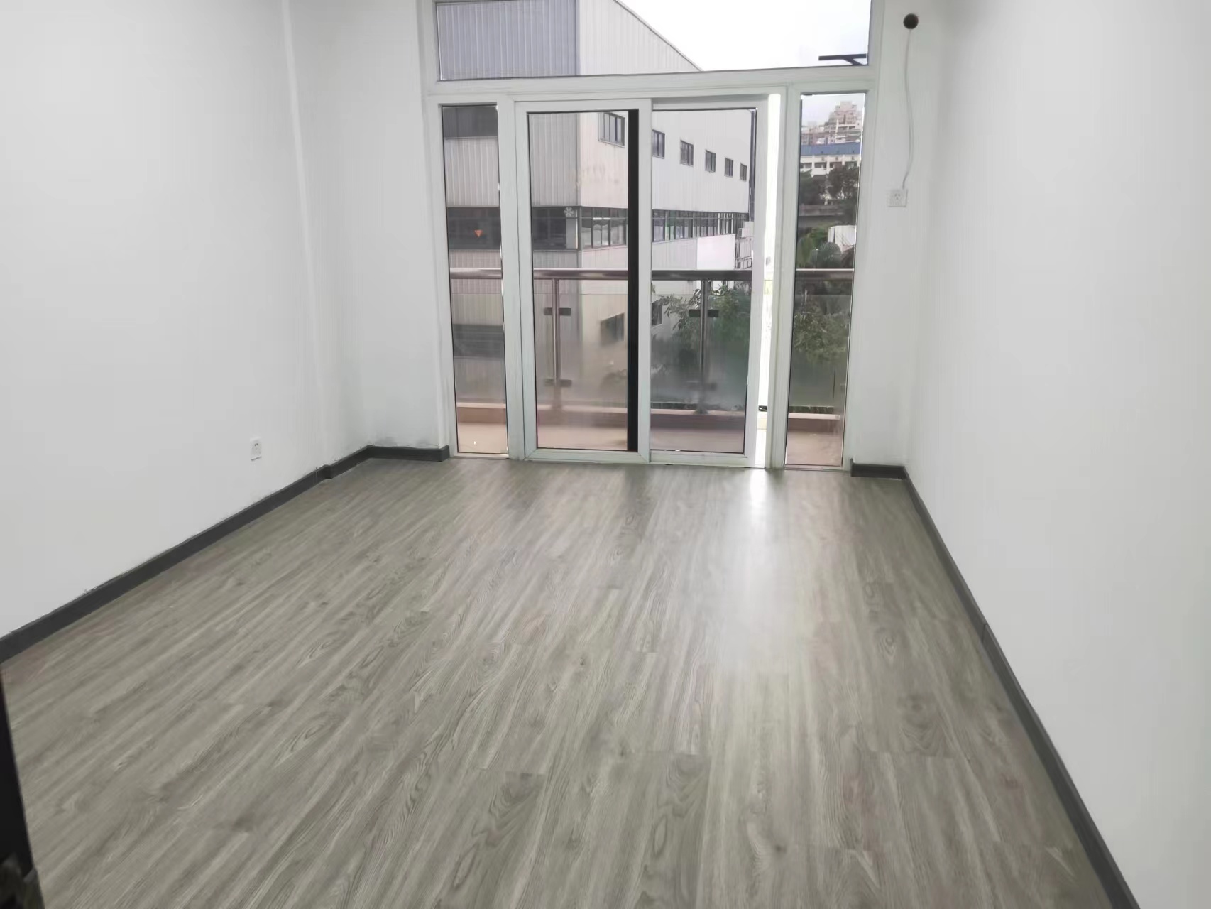 金盘雅苑  5室2厅3卫   5500.00元/月室内图