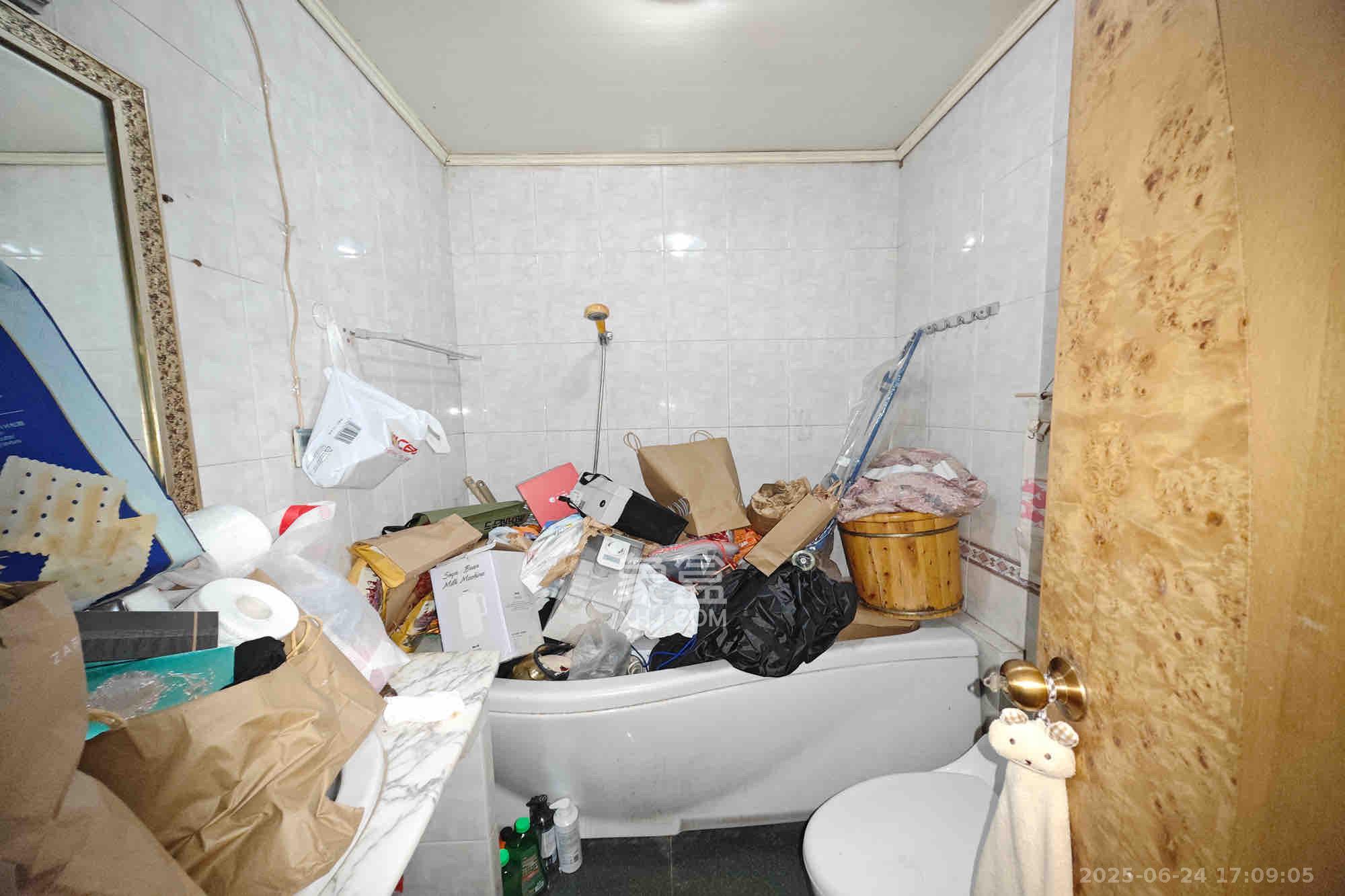 泰时花园 5室2厅2卫 3000.0元/月 泰时花园 5室2厅2卫 3000.0元/月室内图