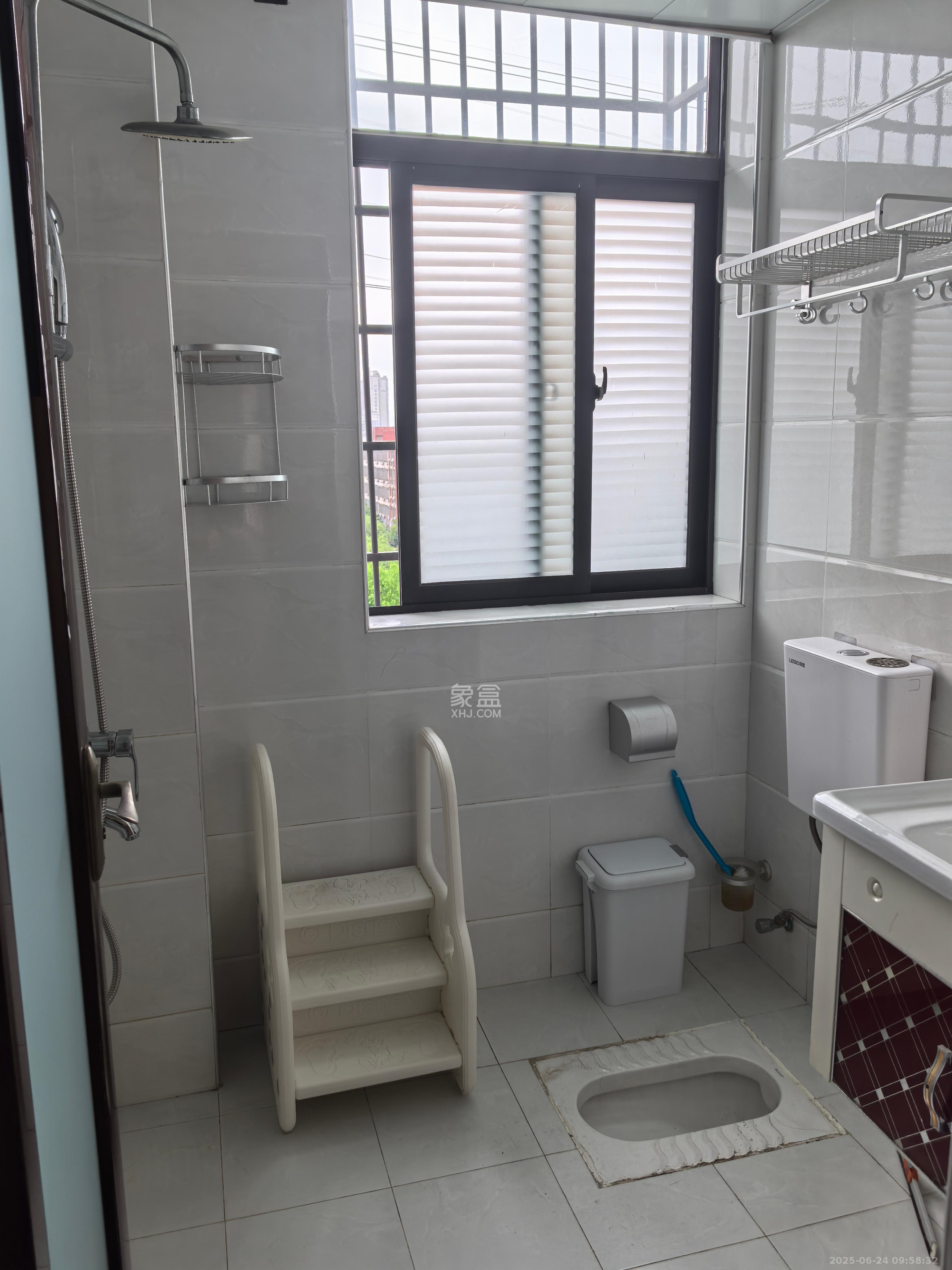 康桥长郡 3室2厅2卫 1800.0元/月 康桥长郡 3室2厅2卫 1800.0元/月室内图