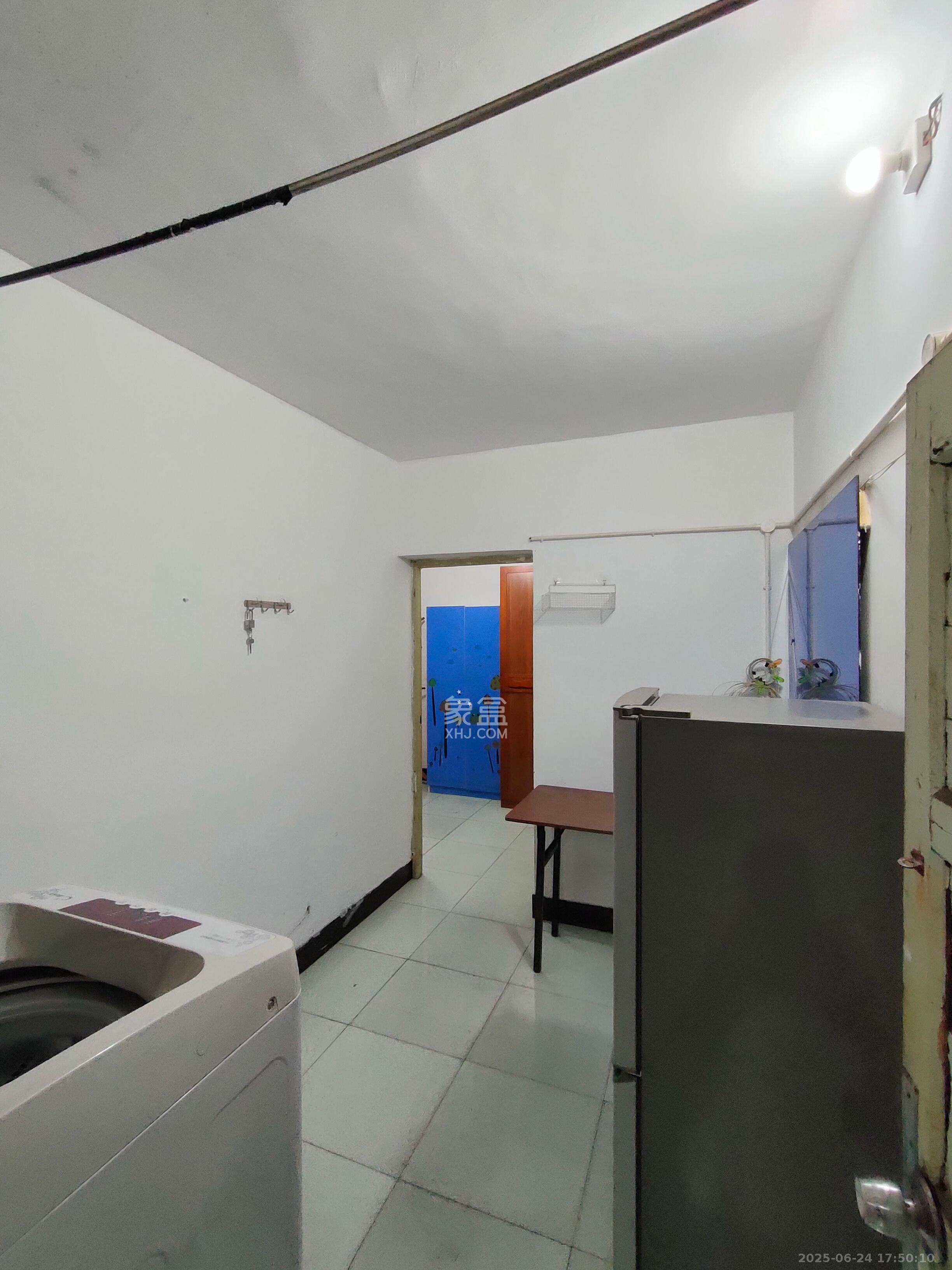 涂家冲社区(涂新小区、农商银行宿舍) 1室1厅1卫 750.0元/月 涂家冲社区(涂新小区、农商银行宿舍) 1室1厅1卫 750.0元/月户型图