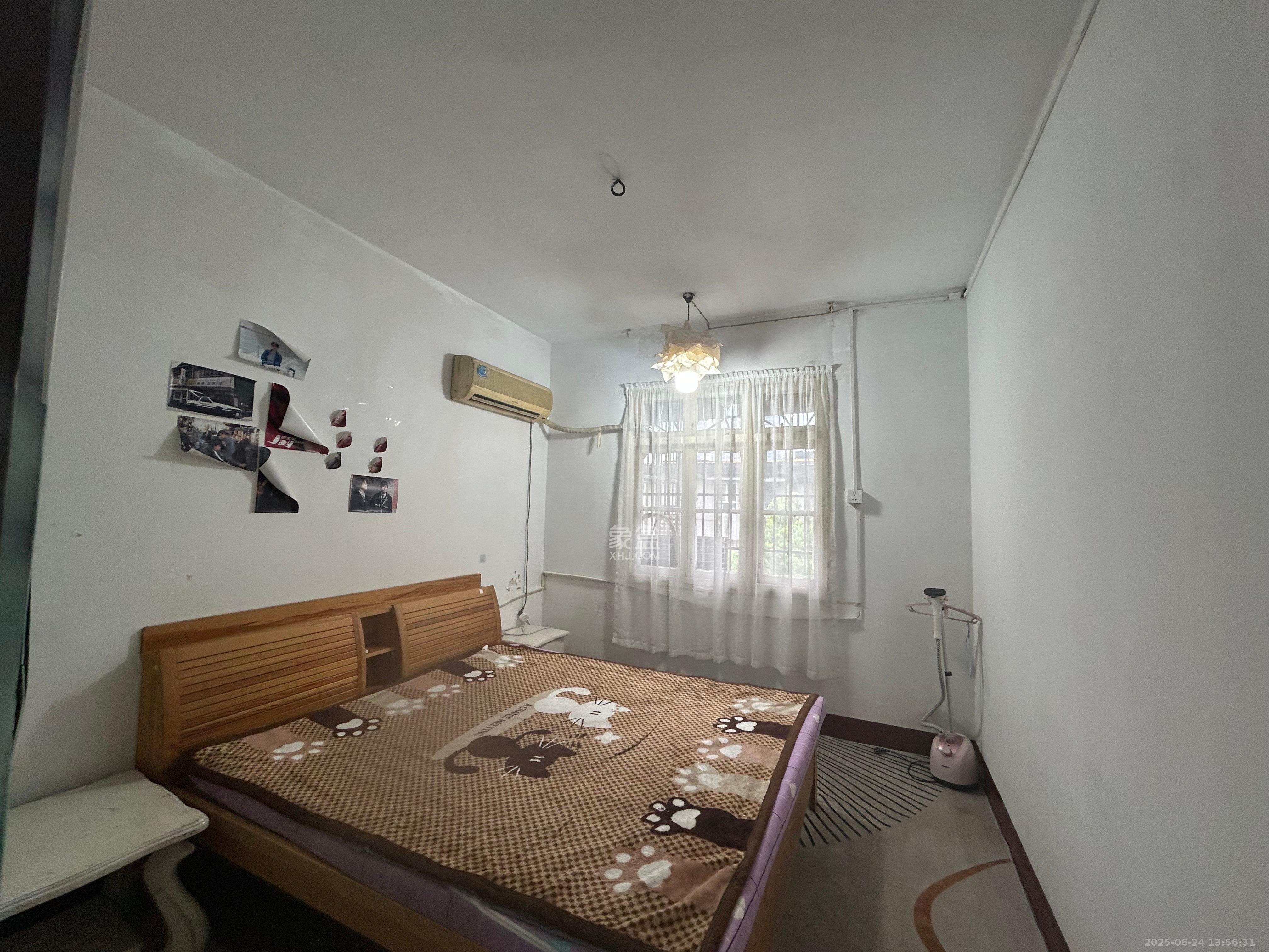 红花坡社区 3室1厅1卫 1500.0元/月 红花坡社区 3室1厅1卫 1500.0元/月室内图