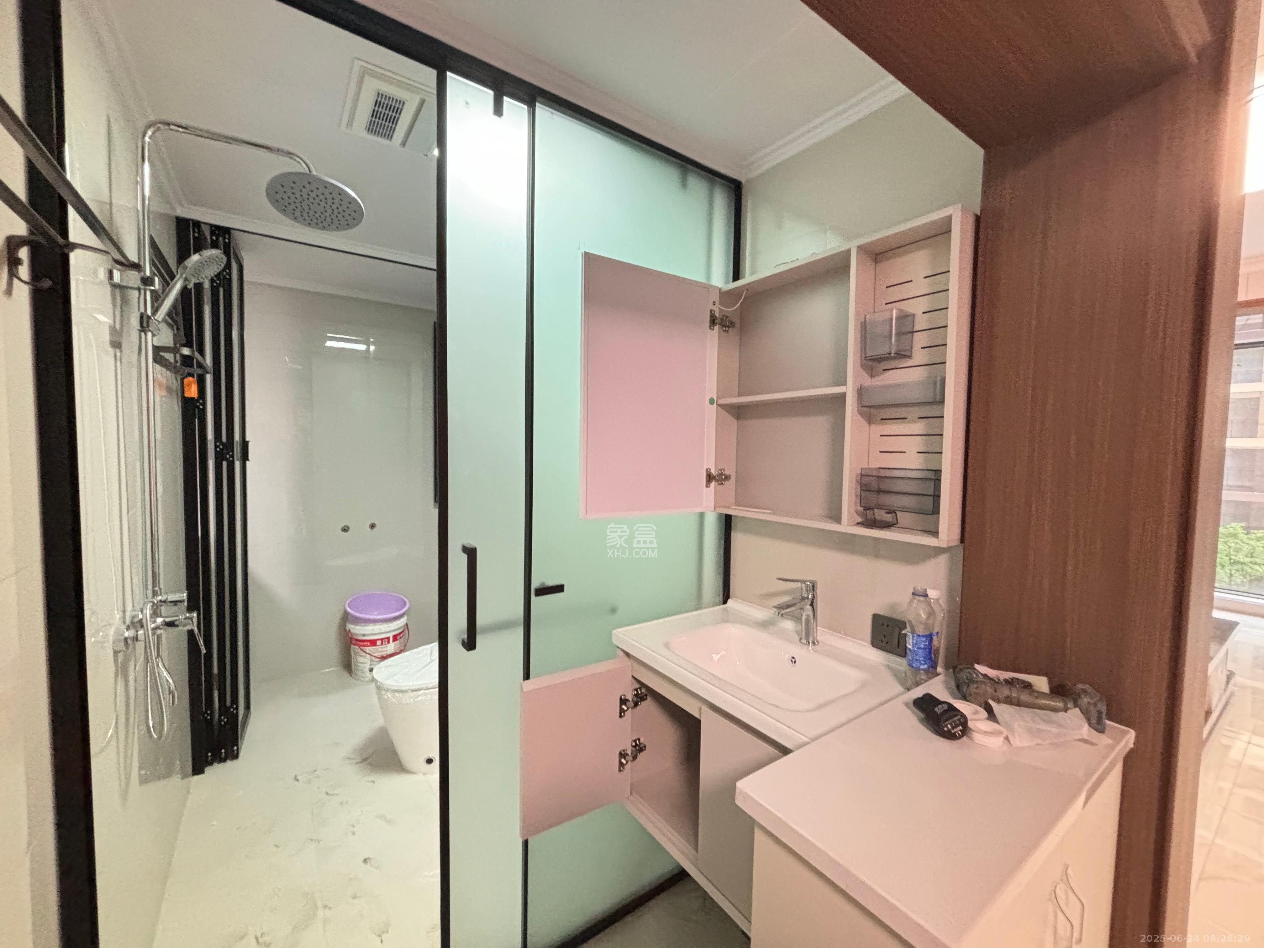 先锋新宇  3室1厅1卫   2500.00元/月室内图