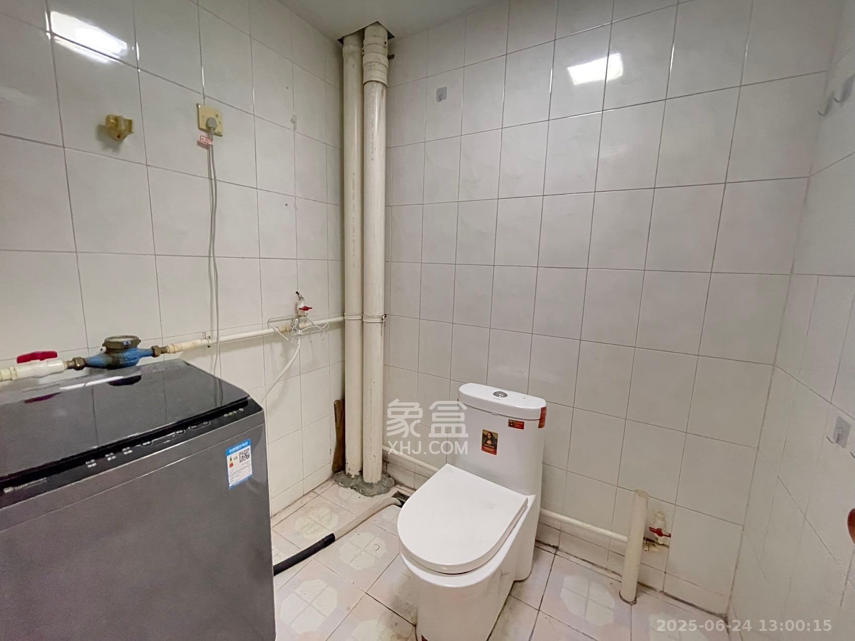 新桥小区 3室1厅1卫 2000.0元/月 新桥小区 3室1厅1卫 2000.0元/月室内图