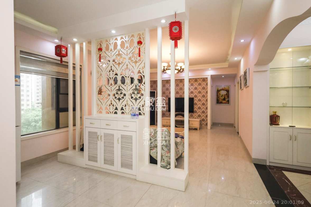 恒鑫山水卿卿  3室2厅2卫    105.0万 恒鑫山水卿卿  3室2厅2卫    105.0万客厅