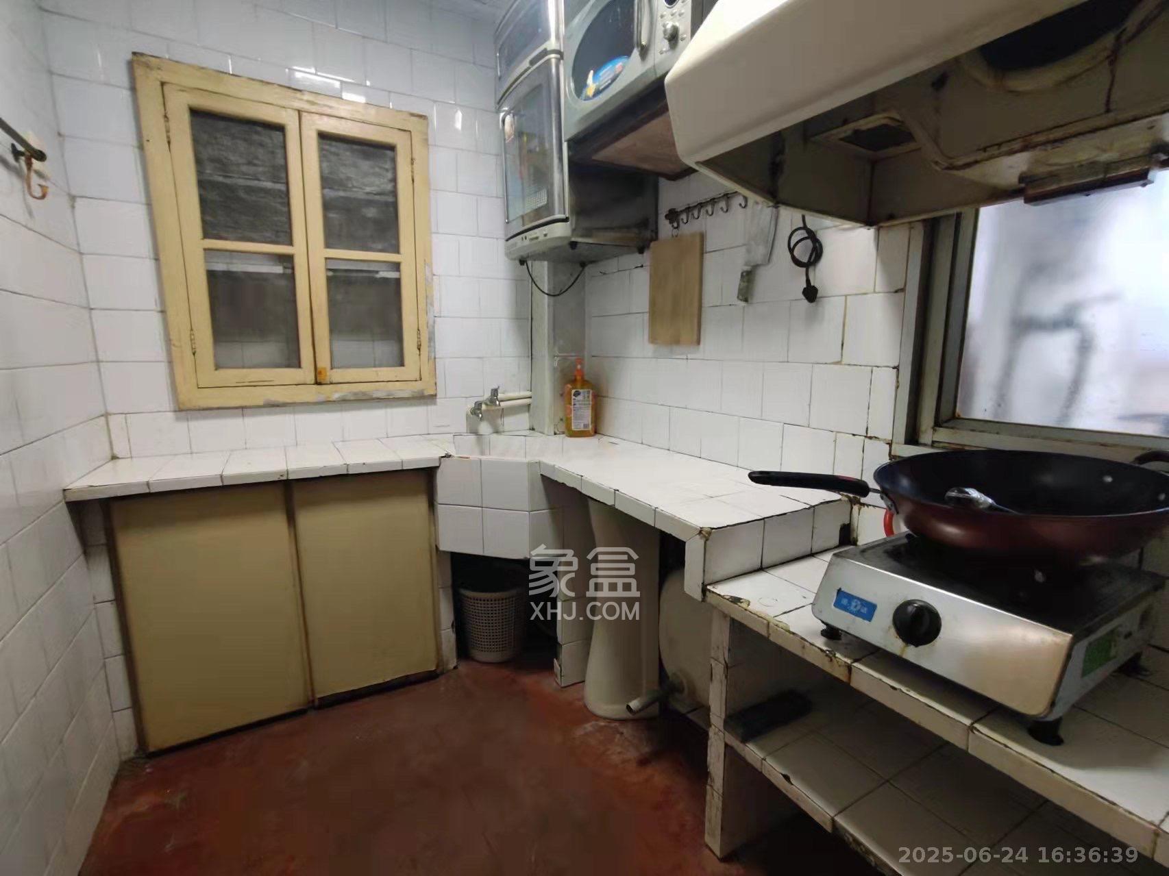 湖南第六工程有限公司机关小区(六公司机关大院) 2室1厅1卫 1600.0元/月 湖南第六工程有限公司机关小区(六公司机关大院) 2室1厅1卫 1600.0元/月室内图