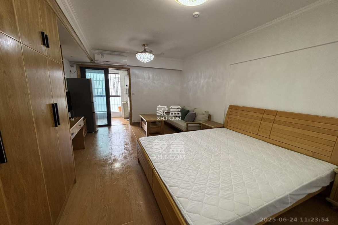 国泰九龙湾 1室1厅1卫 1400.0元/月 国泰九龙湾 1室1厅1卫 1400.0元/月室内图