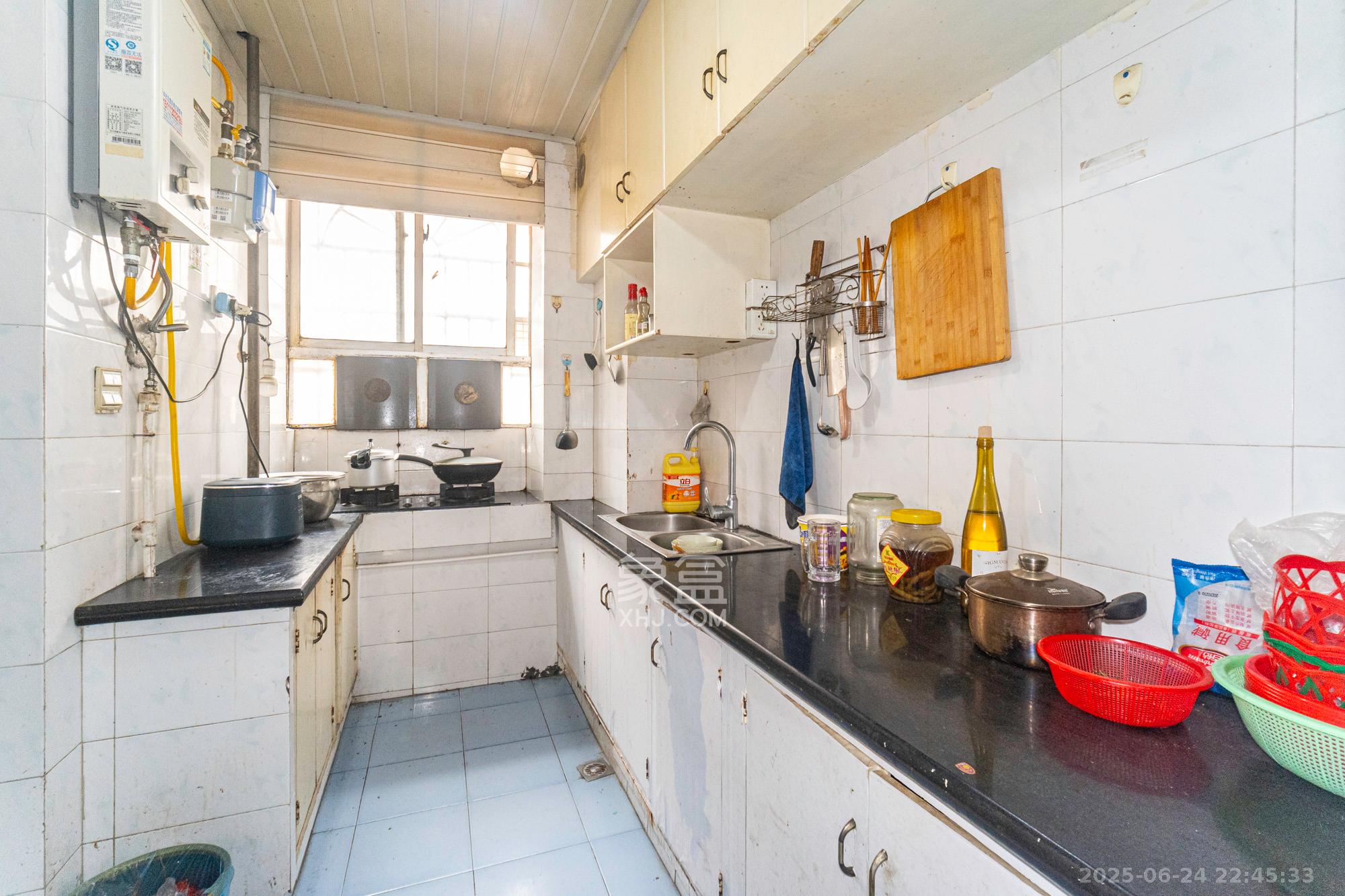 星沙汽配城(大塘村农机市场) 2室2厅1卫 26.8万 星沙汽配城(大塘村农机市场) 2室2厅1卫 26.8万厨房