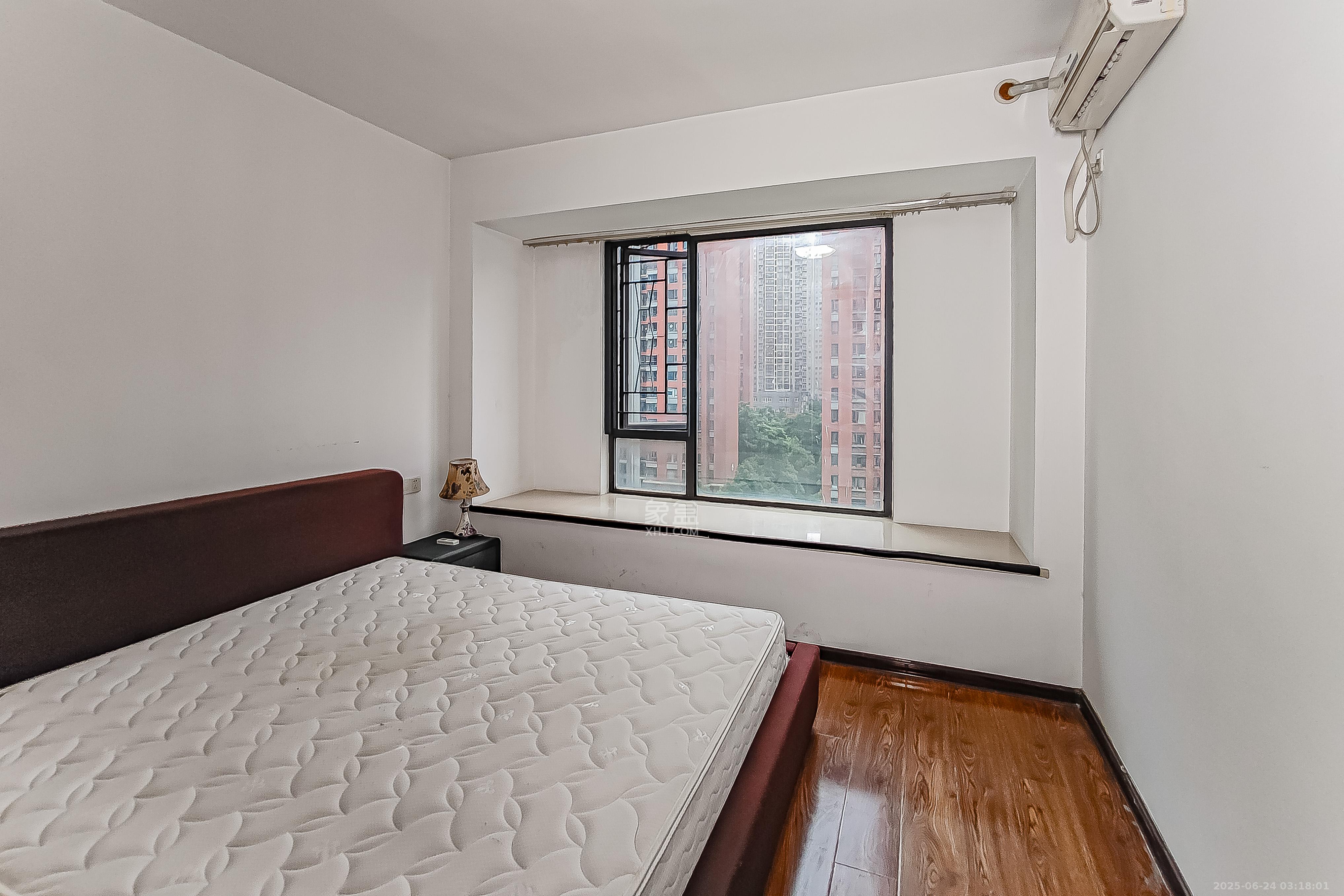 华润凤凰城二期 3室2厅1卫 75.0万 华润凤凰城二期 3室2厅1卫 75.0万卧室