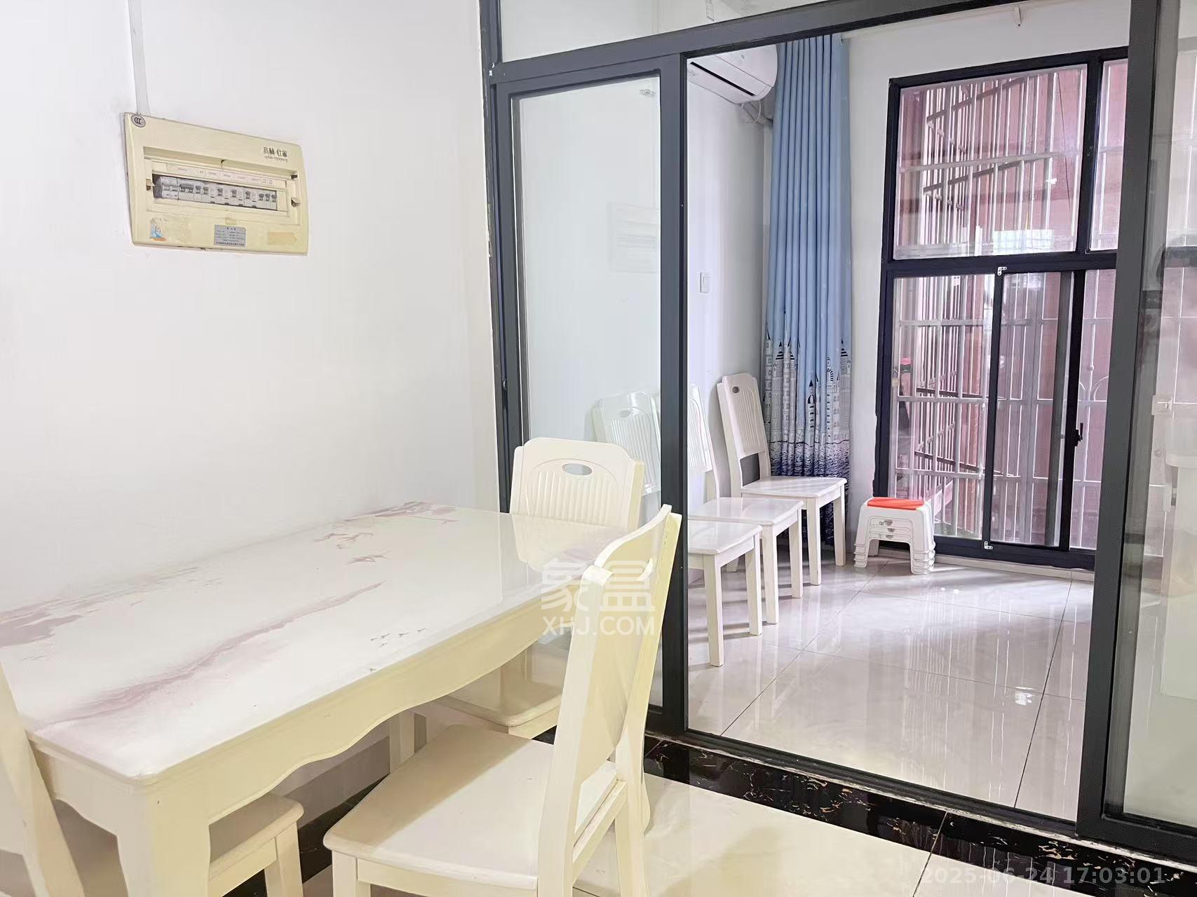 高林仕家 3室2厅1卫 2000.0元/月 高林仕家 3室2厅1卫 2000.0元/月室内图