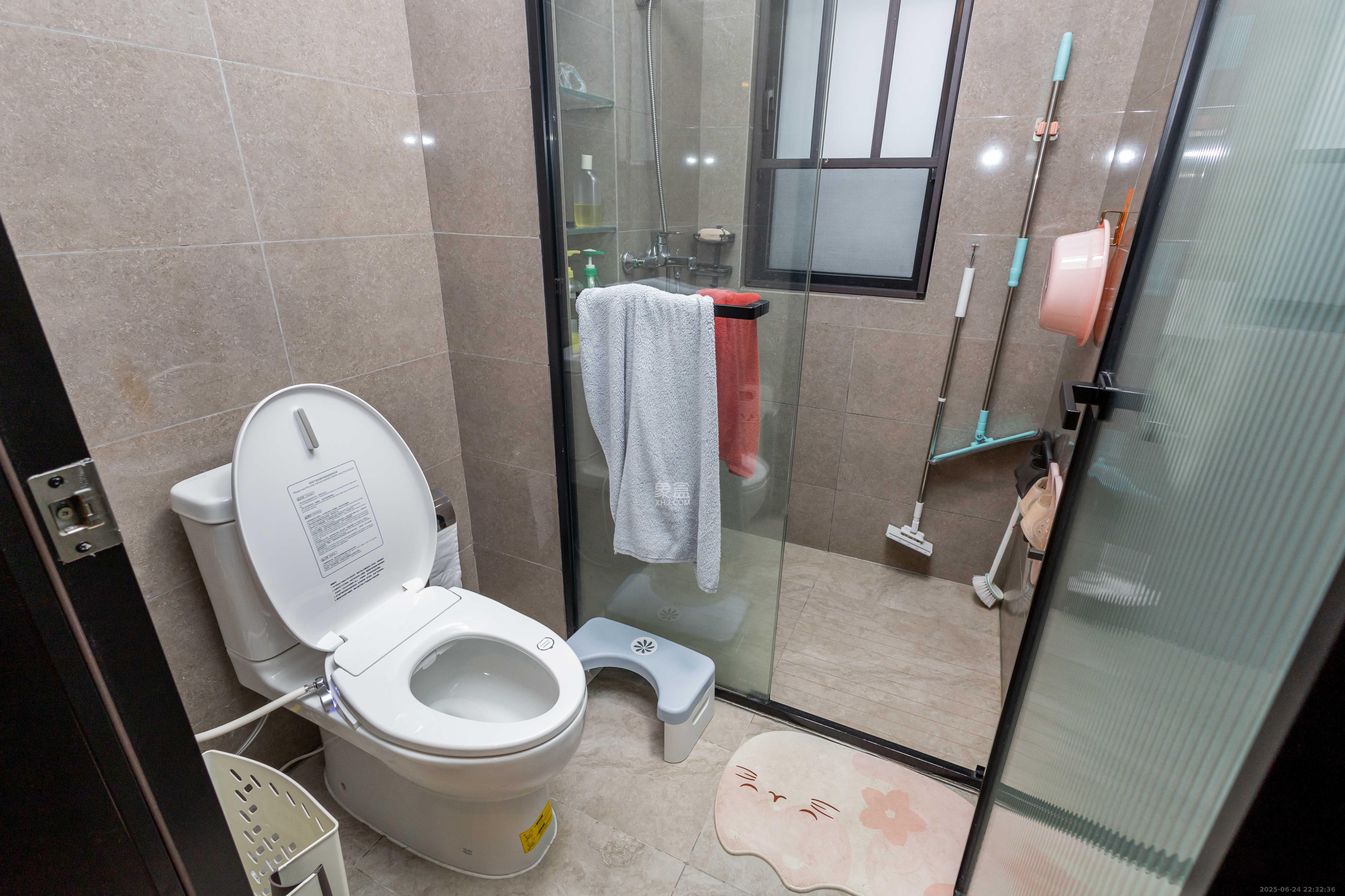 金茂建发观悦  4室2厅3卫    305.0万卫生间