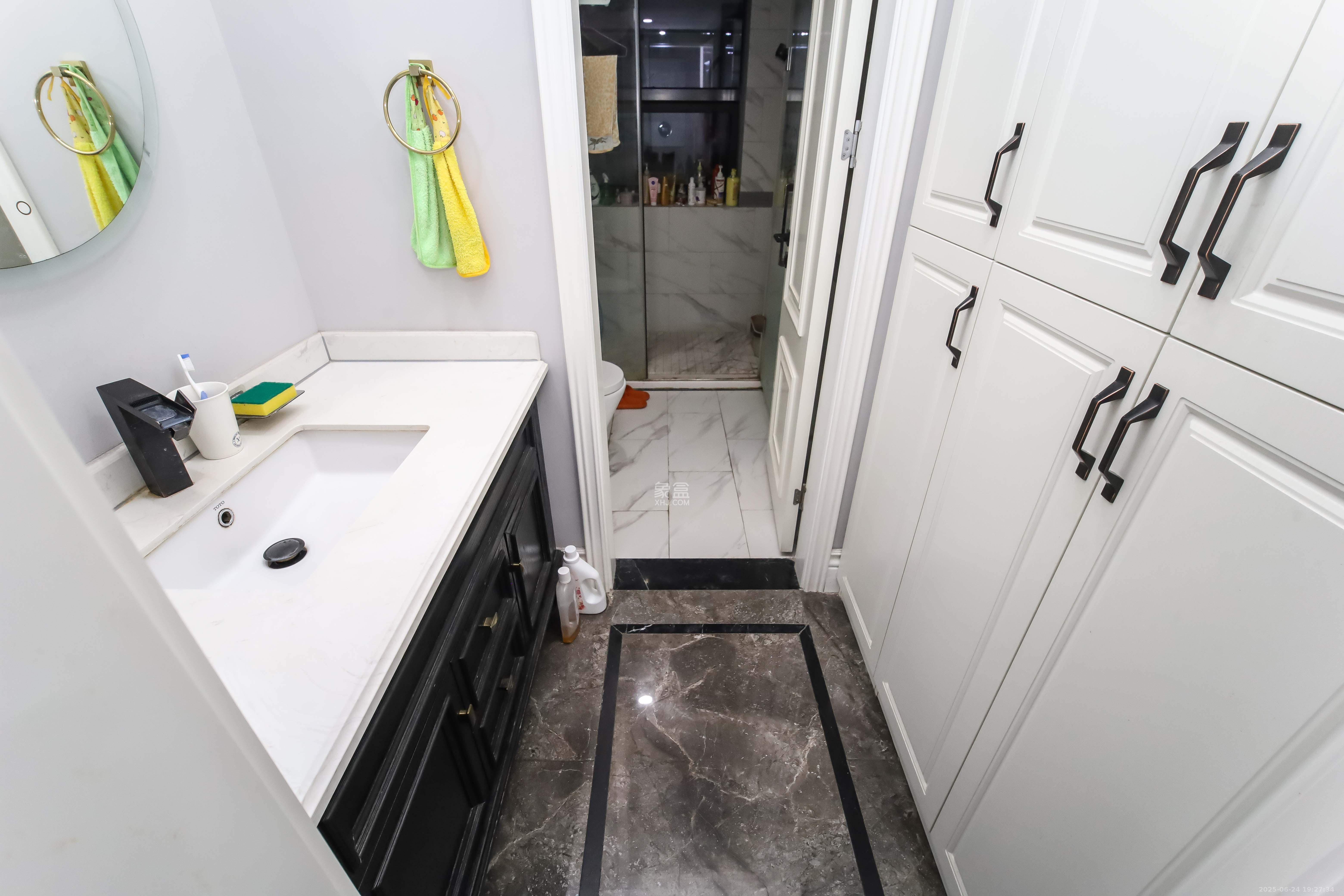 红橡华园(菲莎公馆)  2室2厅1卫    160.0万卫生间