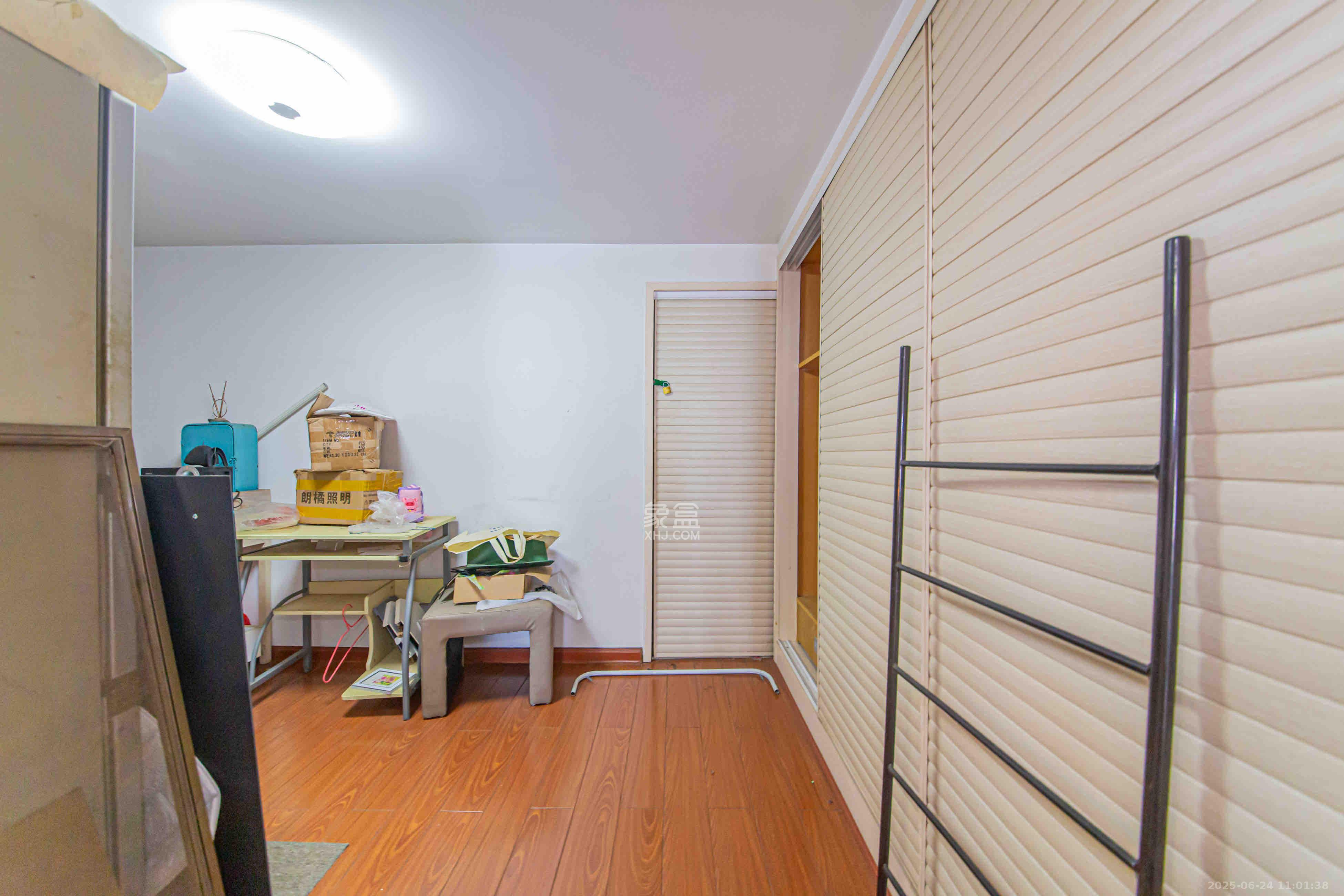 南国嘉苑 3室2厅1卫 1800.0元/月 南国嘉苑 3室2厅1卫 1800.0元/月室内图