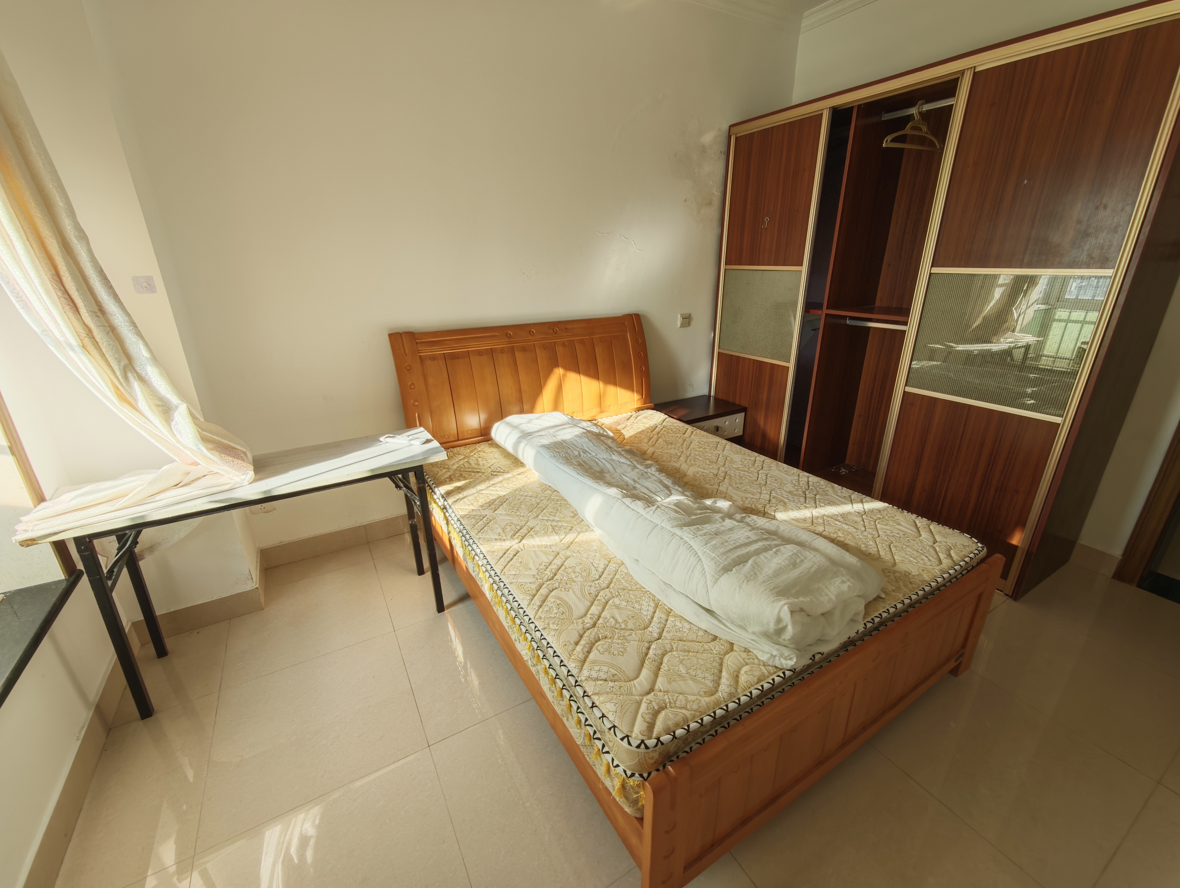 海市盛楼 3室2厅1卫 2600.0元/月 海市盛楼 3室2厅1卫 2600.0元/月室内图