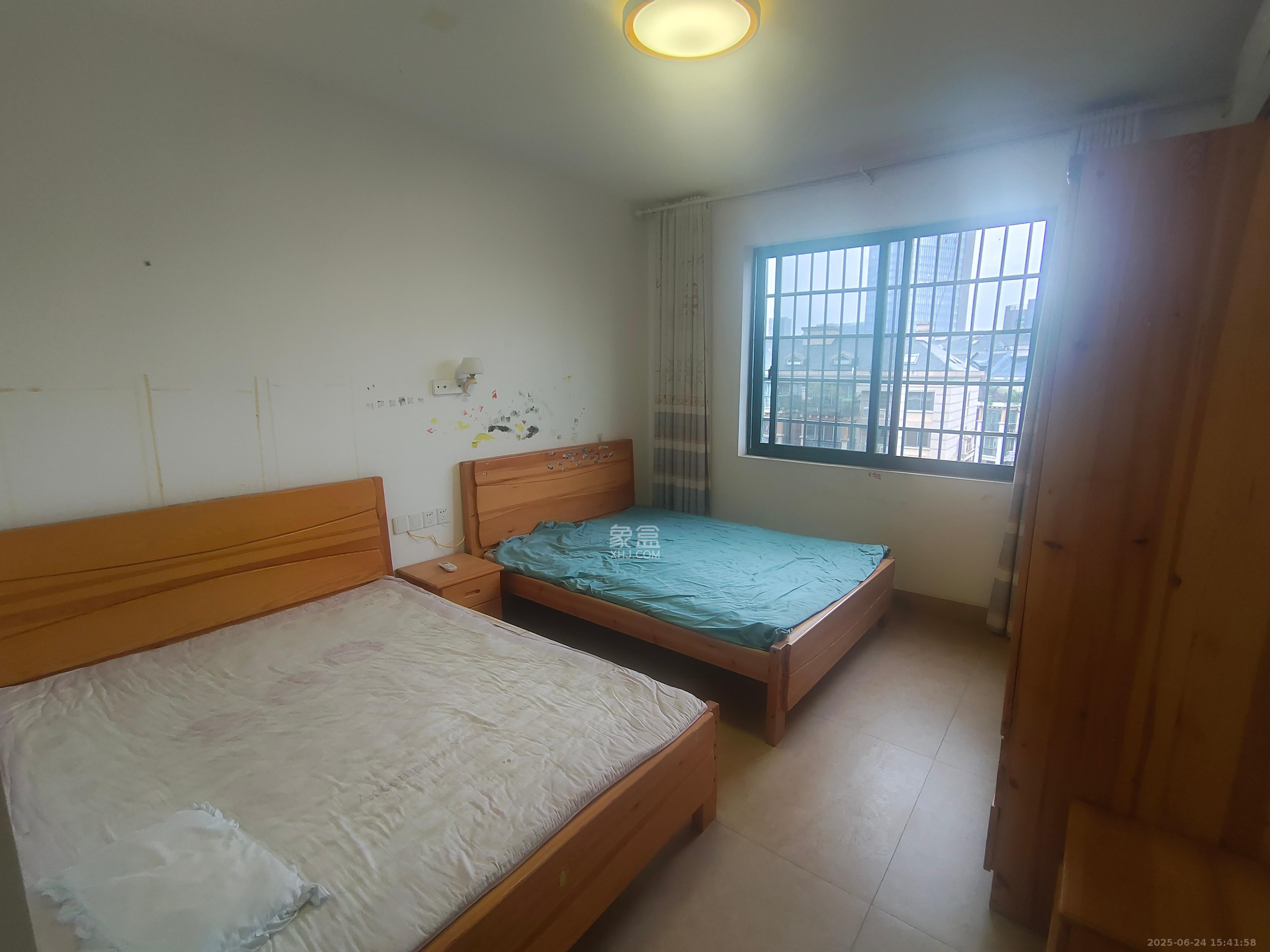 共和世家 3室2厅1卫 3200.0元/月 共和世家 3室2厅1卫 3200.0元/月室内图