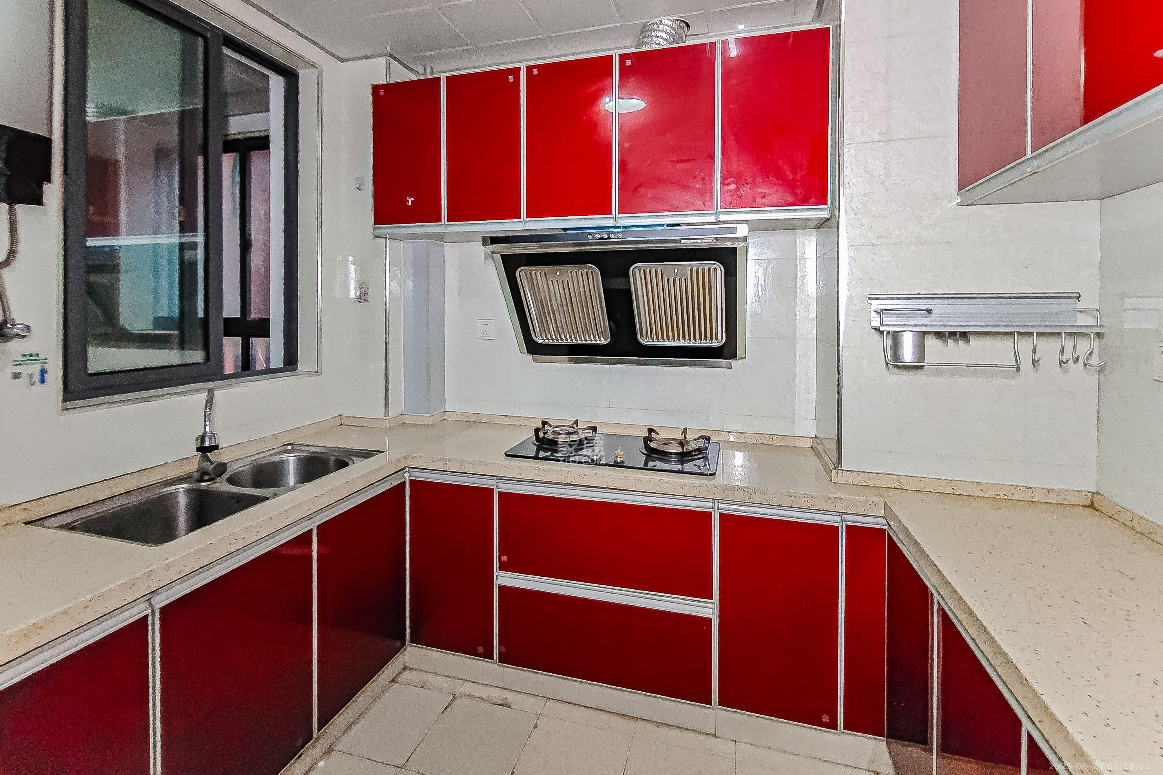 华润凤凰城二期 3室2厅1卫 75.0万 华润凤凰城二期 3室2厅1卫 75.0万厨房