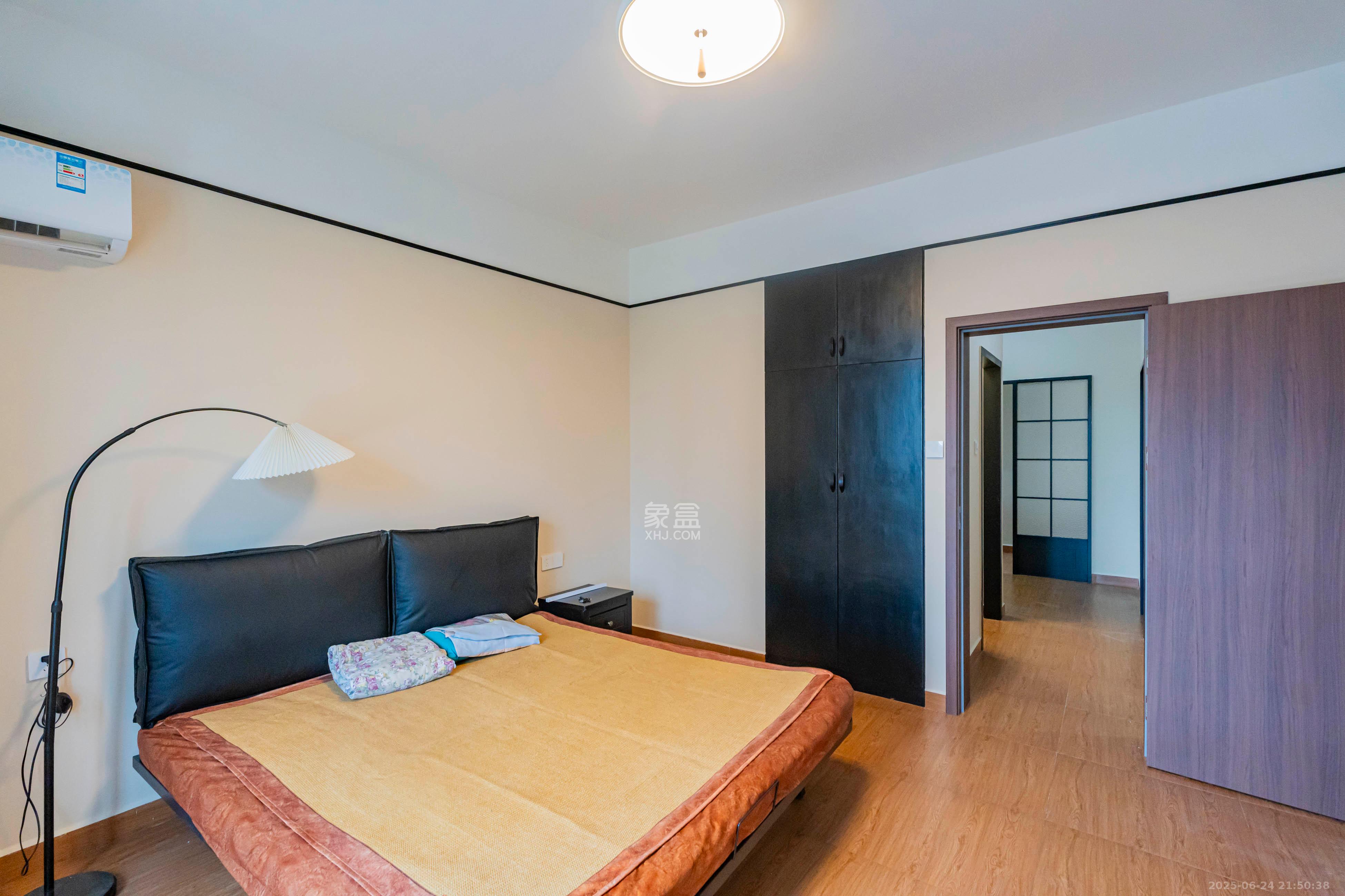 凯乐国际城  2室2厅2卫    90.0万 凯乐国际城  2室2厅2卫    90.0万卧室