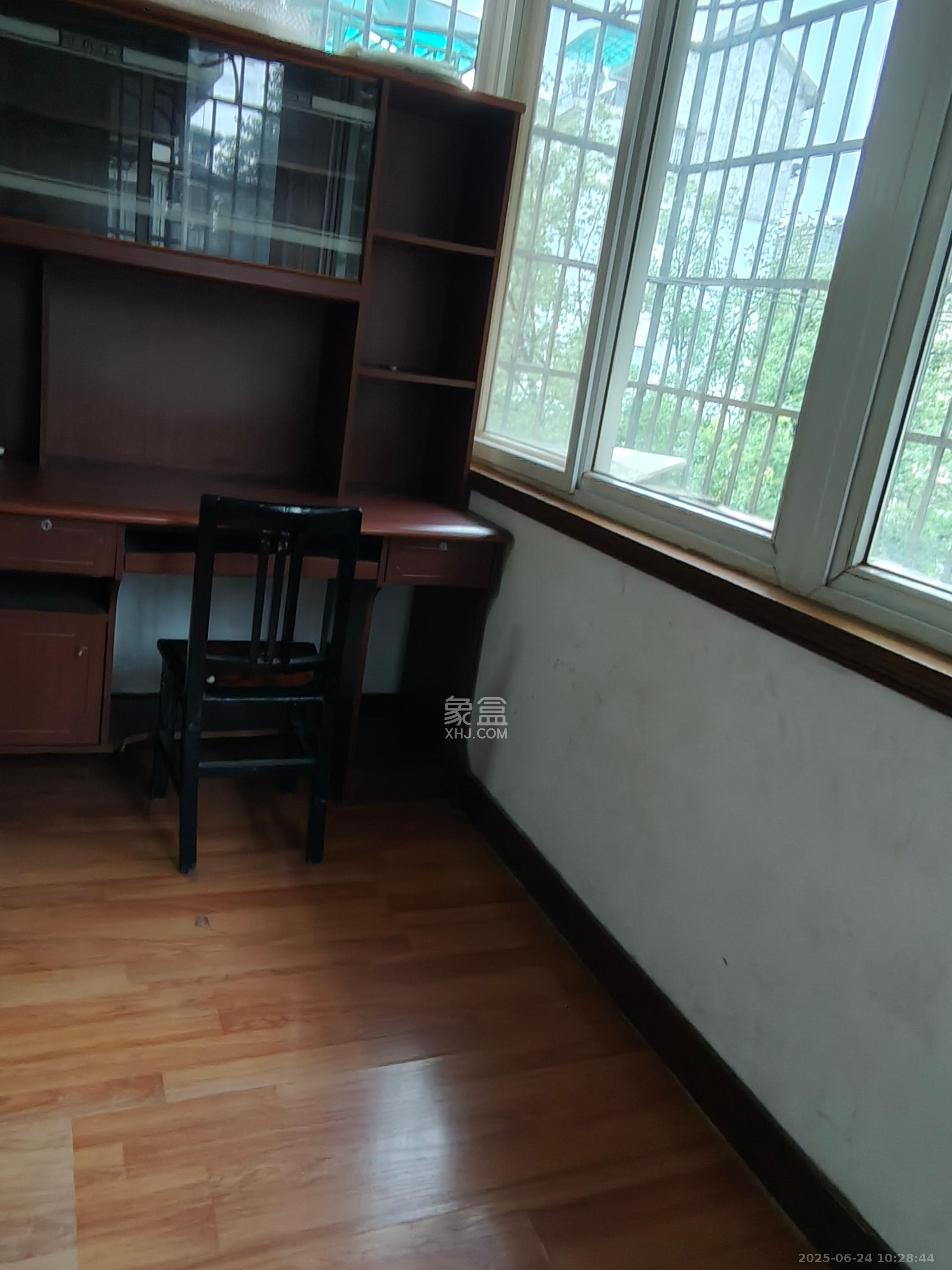 景湾小区（井湾小区）  2室2厅1卫   1500.00元/月室内图