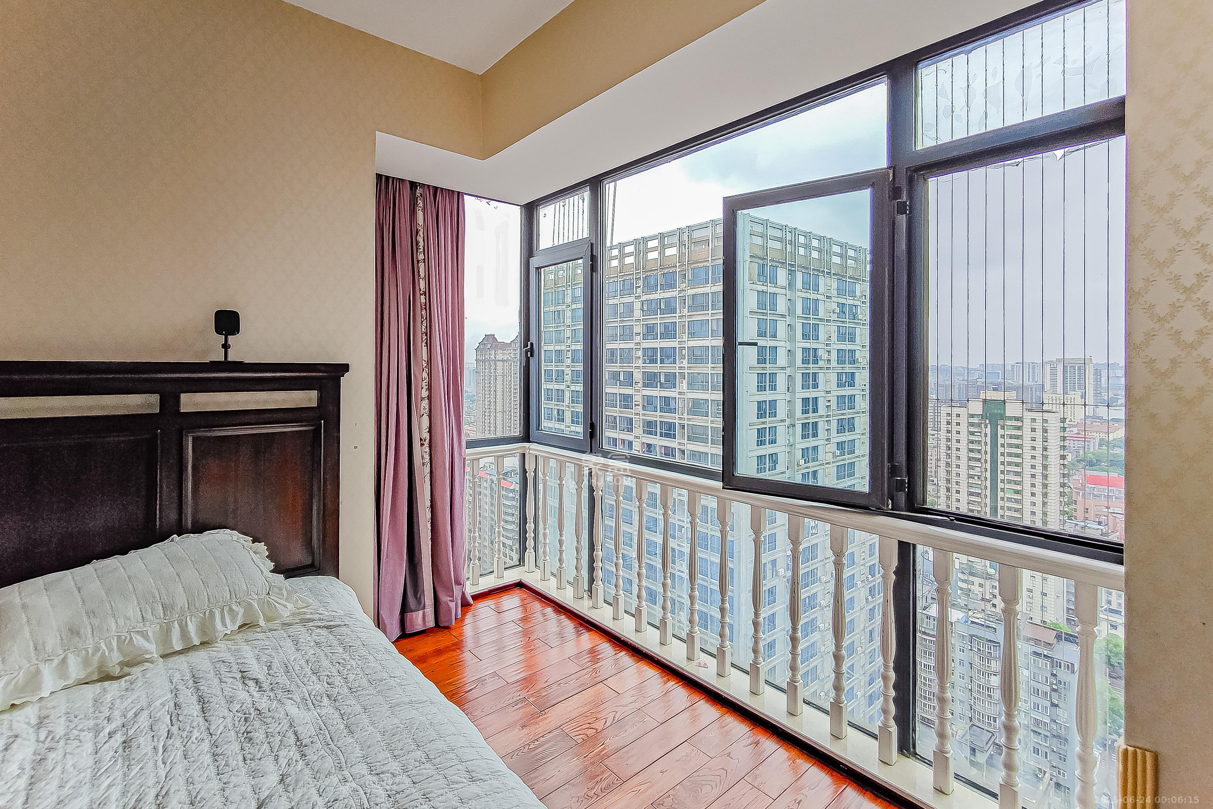 三万英尺 3室2厅2卫 142.0万 三万英尺 3室2厅2卫 142.0万阳台