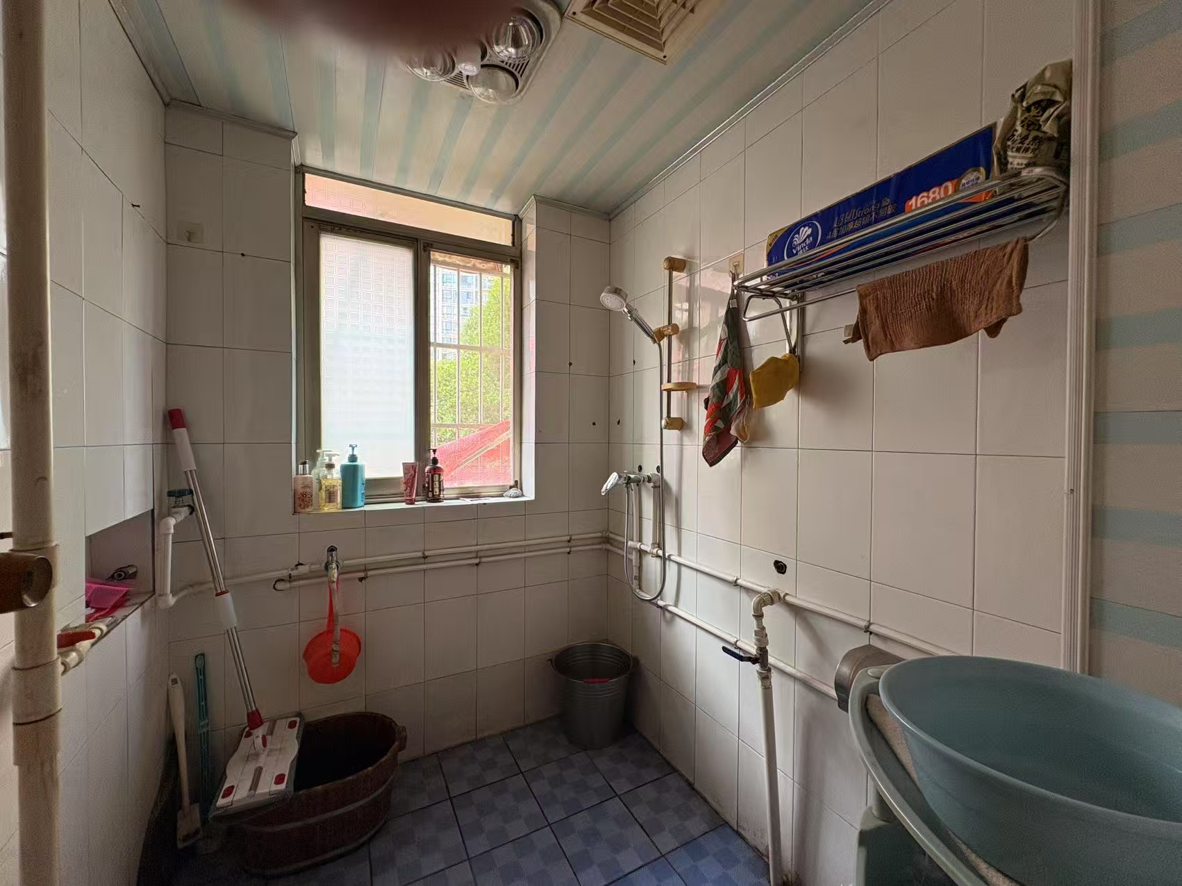 金桃苑小区  3室2厅2卫    1200.0元/月 金桃苑小区  3室2厅2卫    1200.0元/月