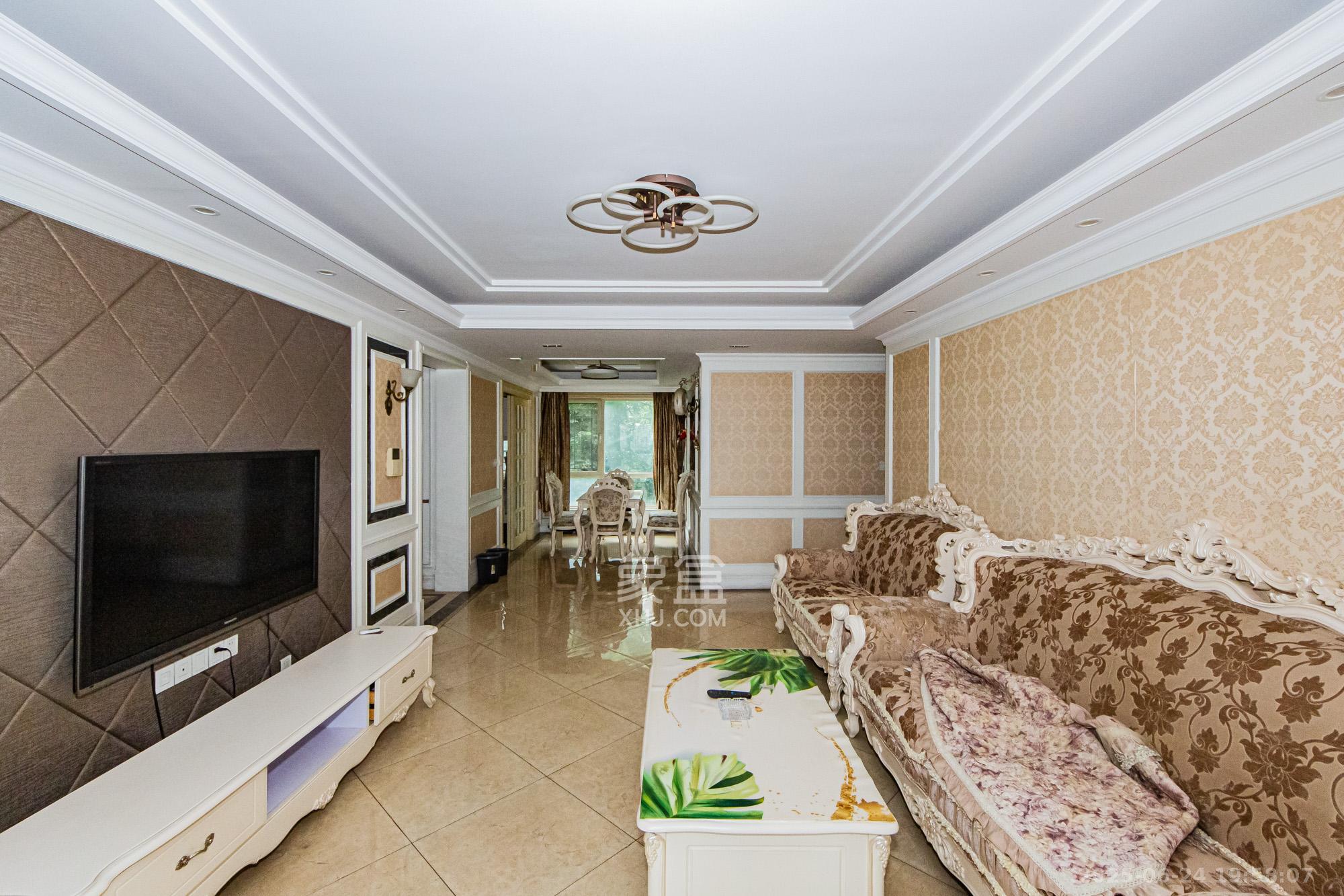 北辰三角洲D3区  4室2厅1卫    160.0万 北辰三角洲D3区  4室2厅1卫    160.0万客厅