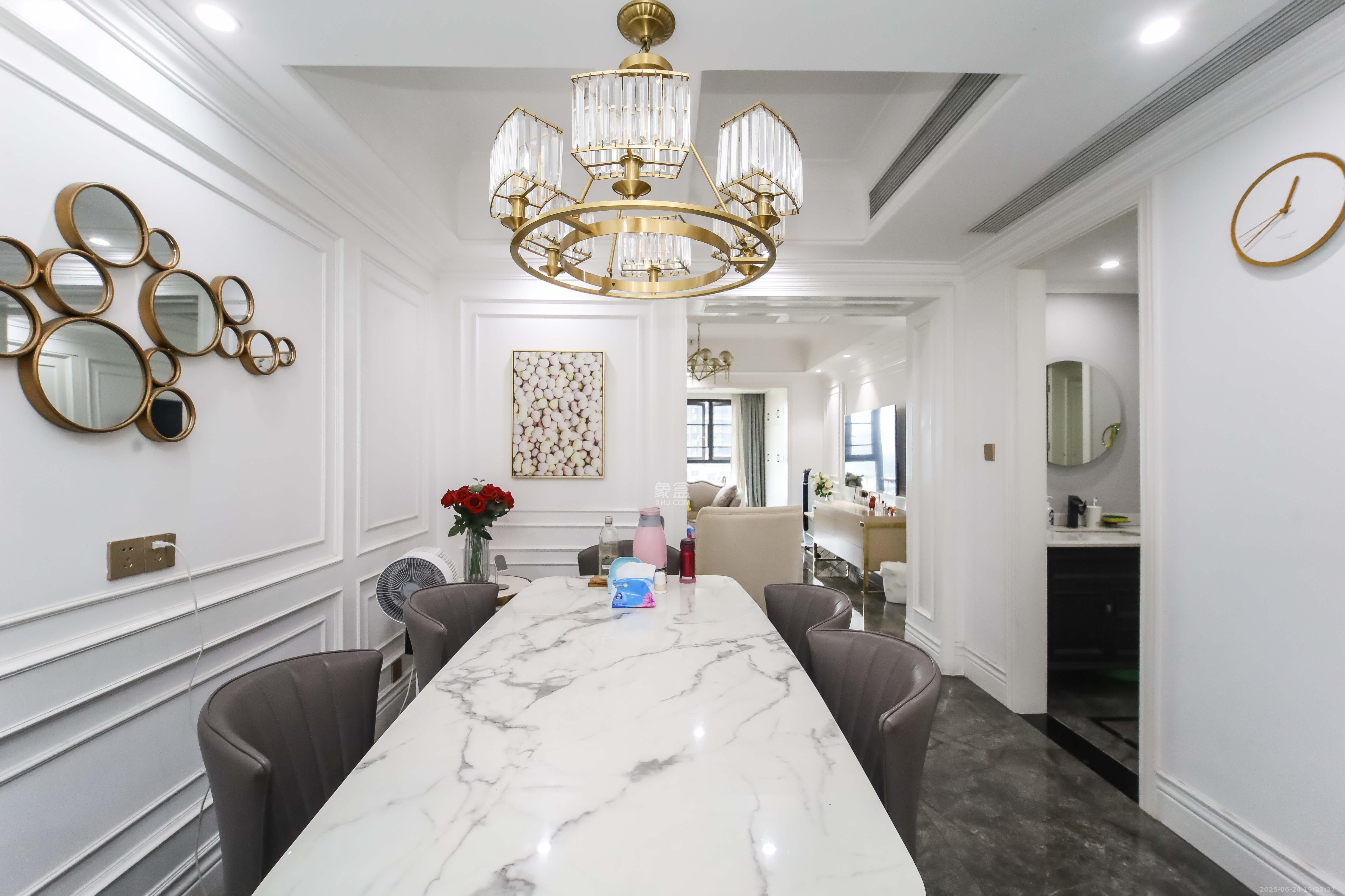 红橡华园(菲莎公馆)  2室2厅1卫    160.0万 红橡华园(菲莎公馆)  2室2厅1卫    160.0万卧室