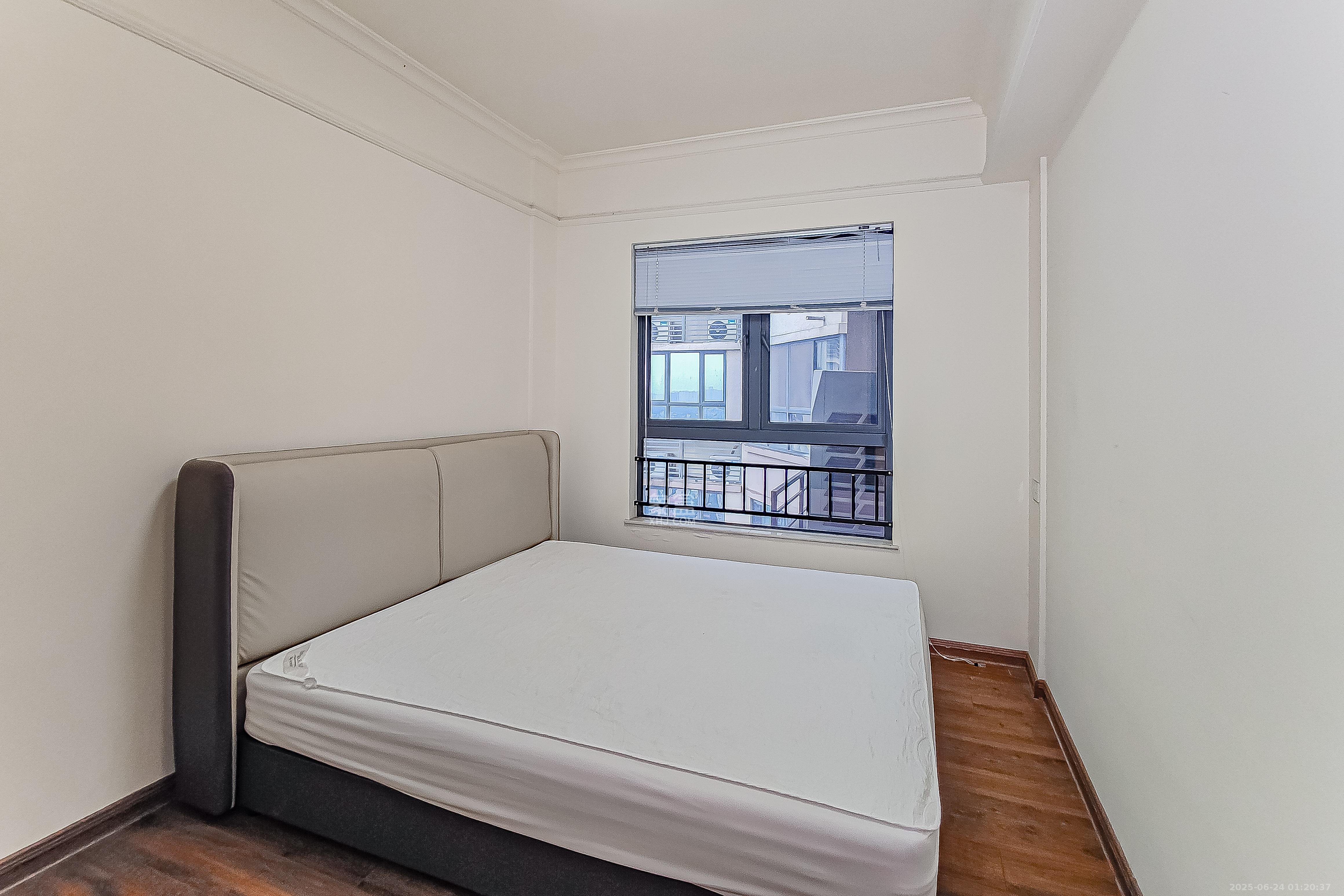 碧桂园威尼斯城 4室3厅3卫 260.0万 碧桂园威尼斯城 4室3厅3卫 260.0万卧室